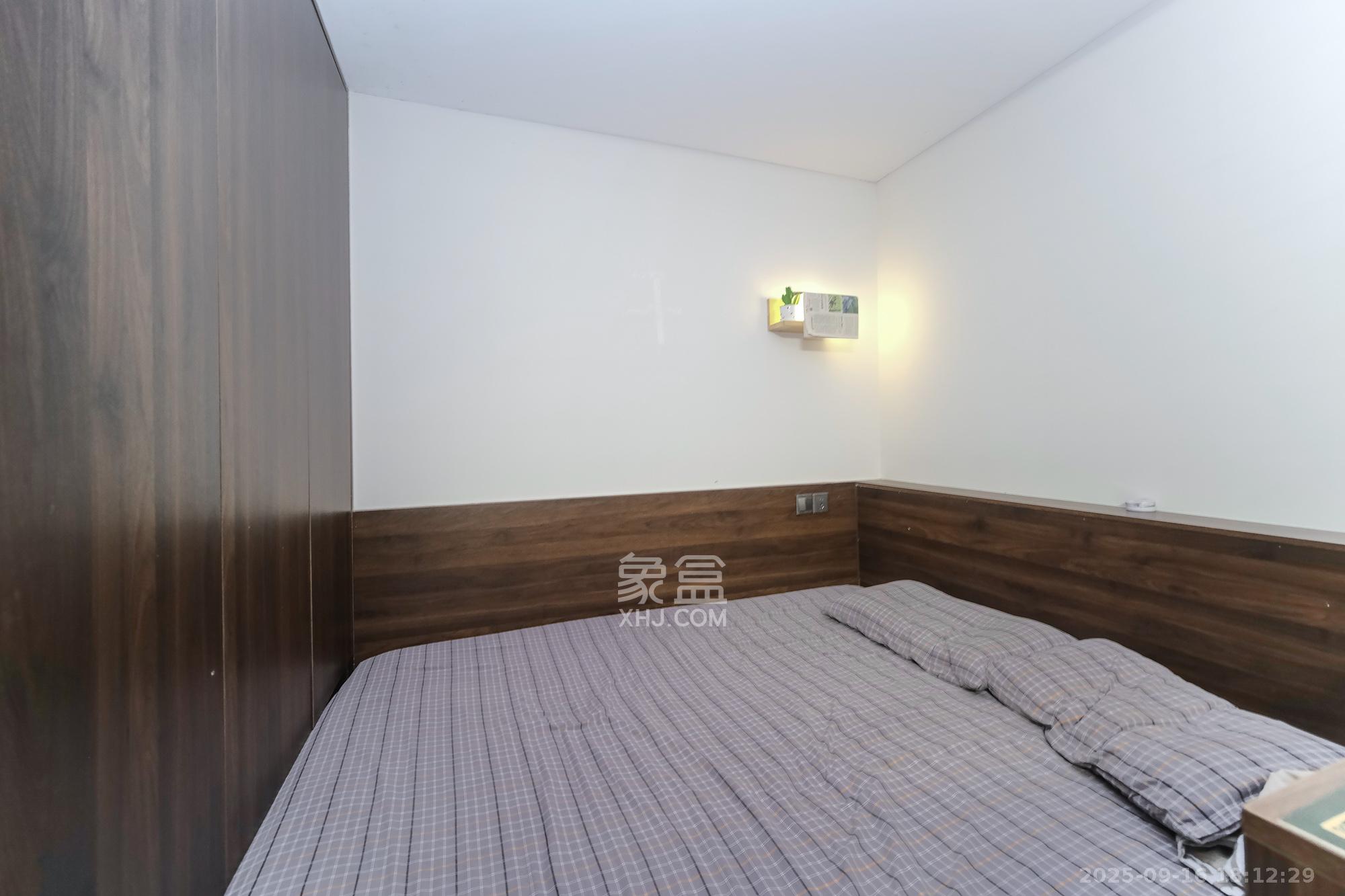 湘龙家园  4室2厅2卫    228.0万其他