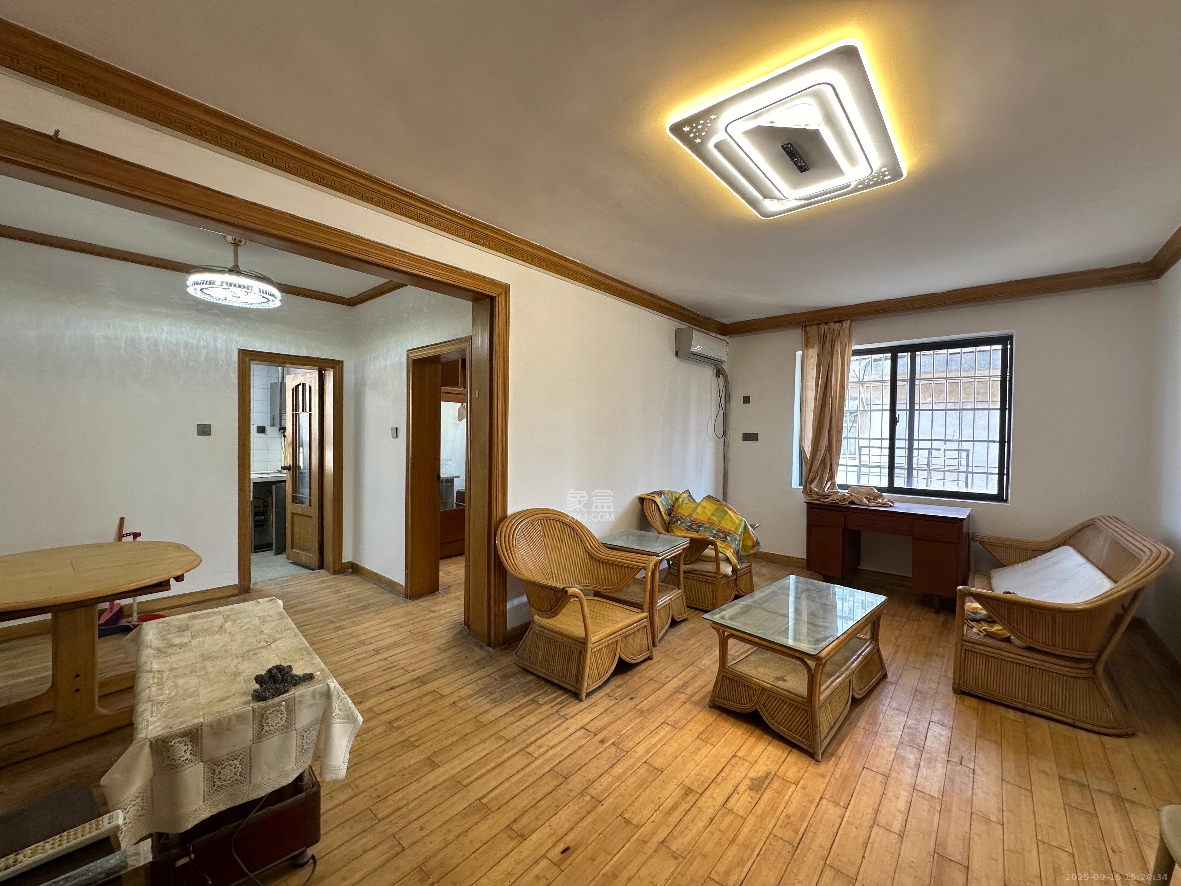 南园小区 3室2厅1卫 1000.0元/月 南园小区 3室2厅1卫 1000.0元/月室内图