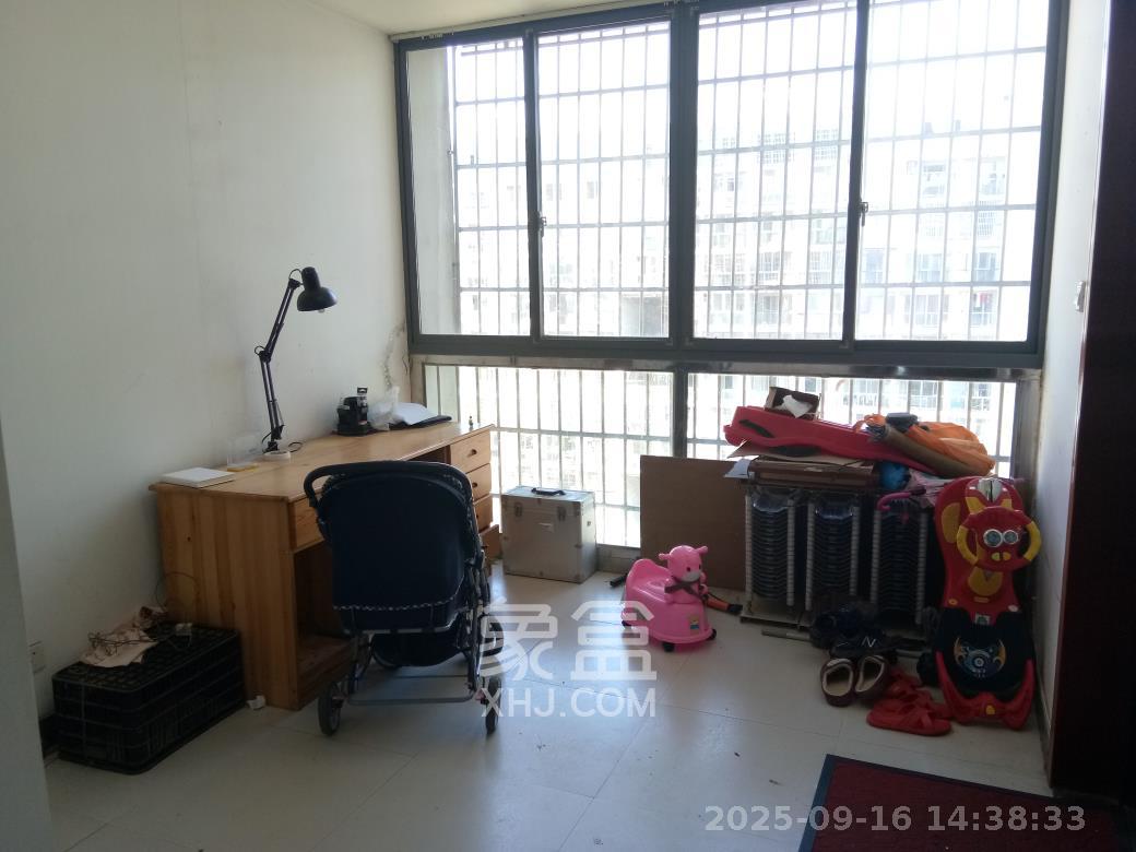 阳光100二期  3室2厅2卫    2600.0元/月室内图