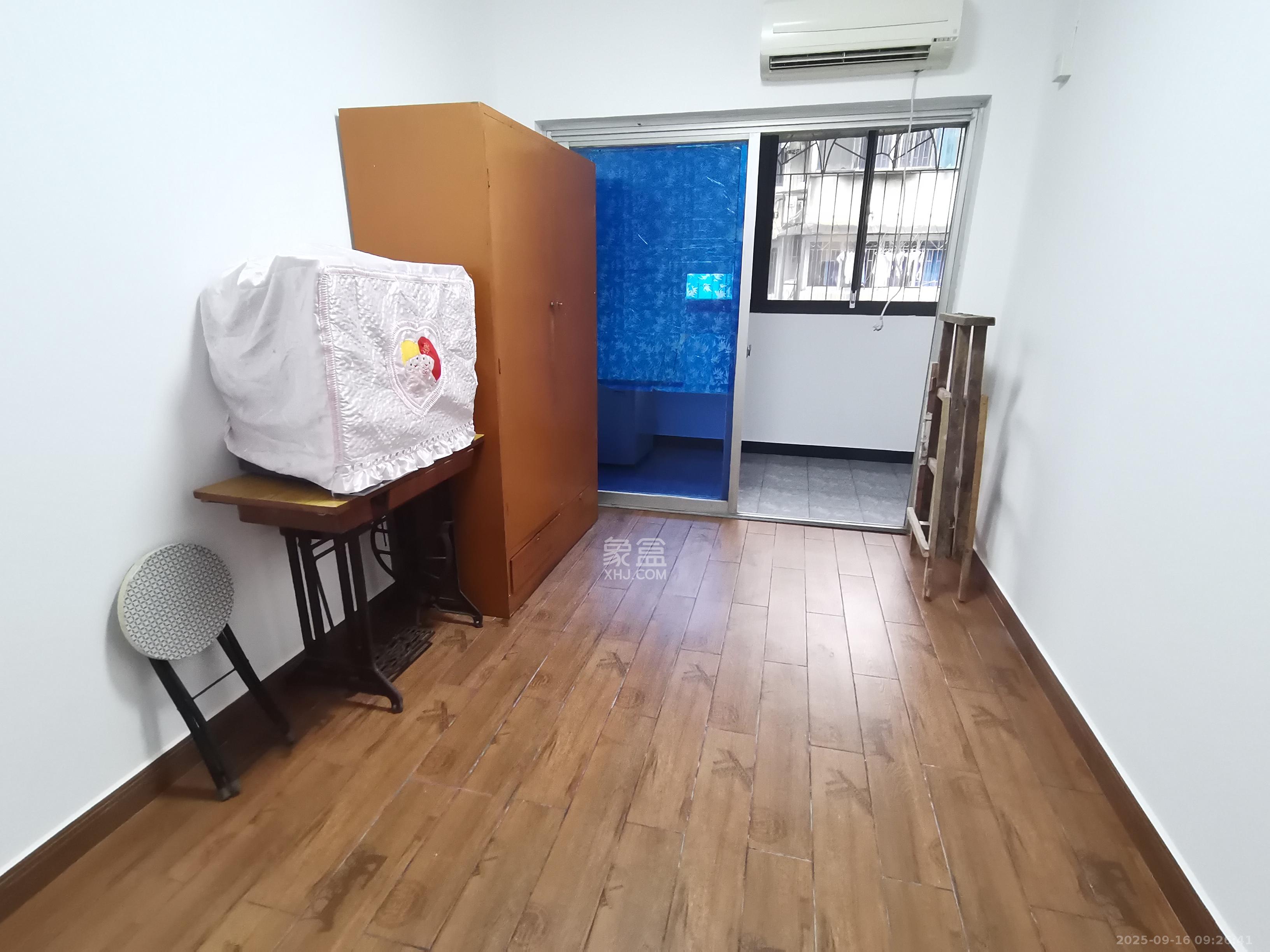 下民航宿舍 3室1厅1卫 1600.0元/月 下民航宿舍 3室1厅1卫 1600.0元/月室内图