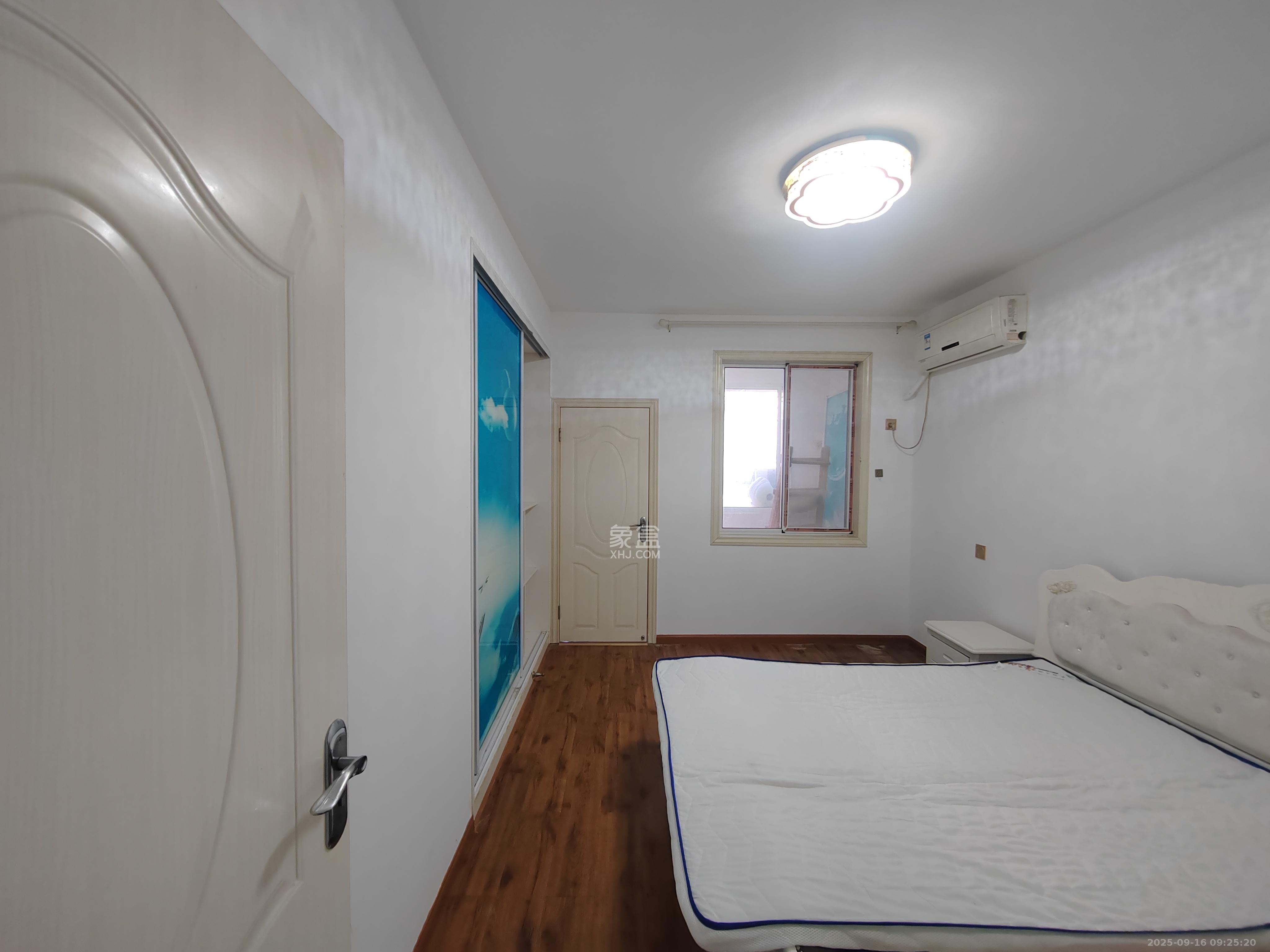 华顺大厦(芙蓉中路) 3室2厅1卫 2300.0元/月 华顺大厦(芙蓉中路) 3室2厅1卫 2300.0元/月室内图