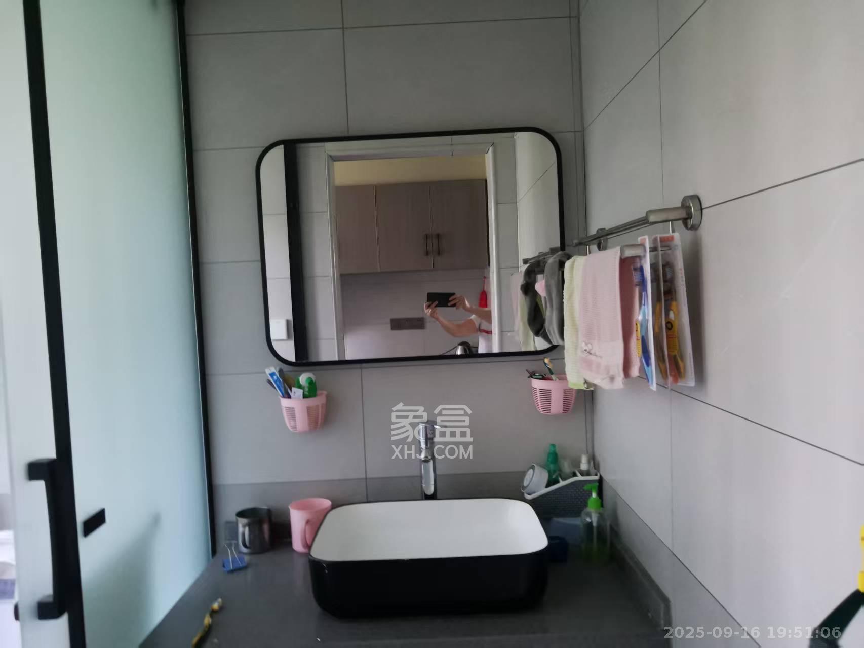 新桥小区  3室2厅1卫   1800.00元/月室内图