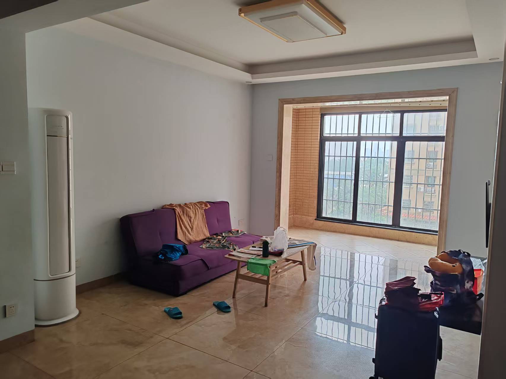 江畔人家 3室2厅1卫 2600.0元/月 江畔人家 3室2厅1卫 2600.0元/月室内图