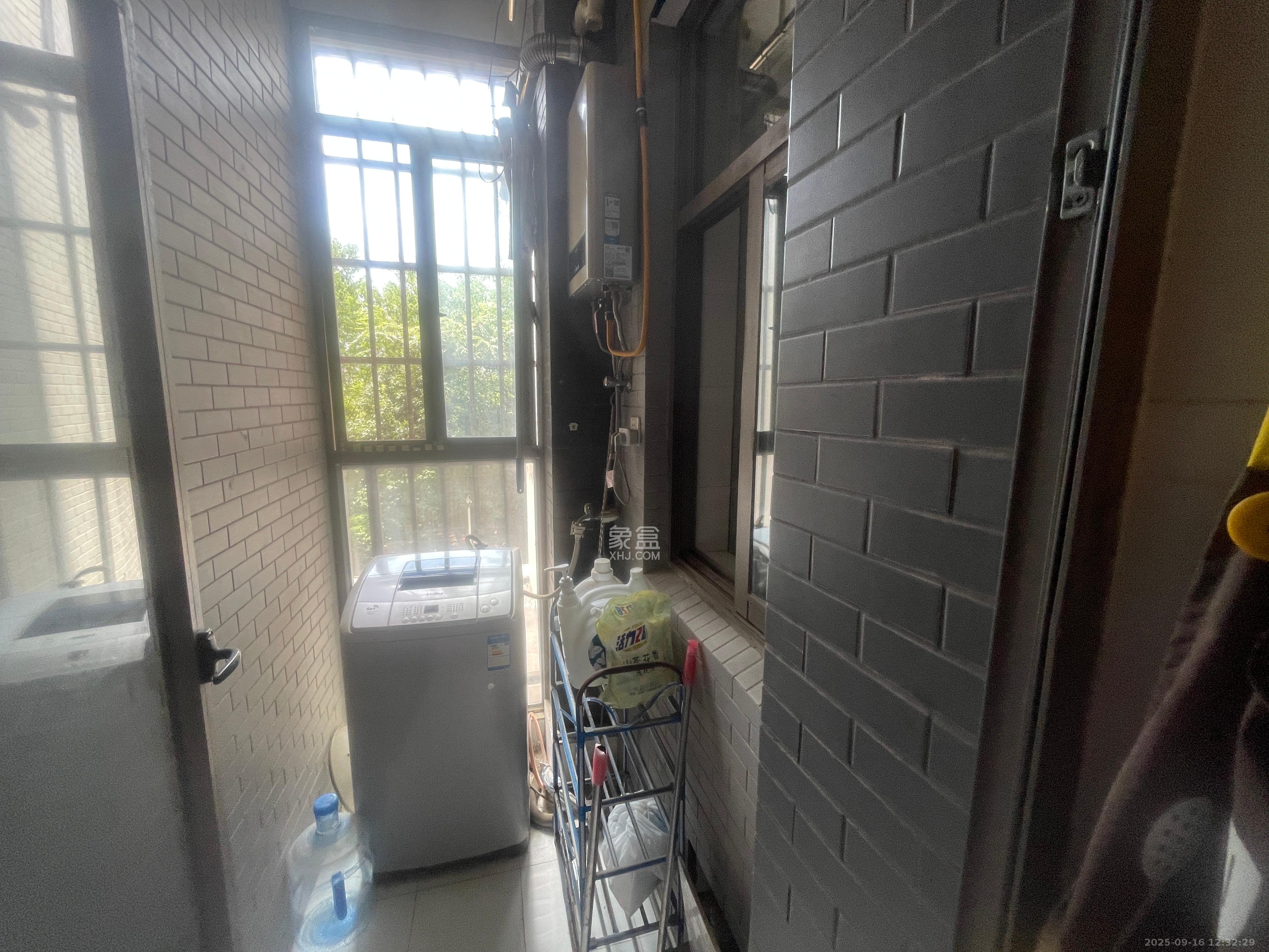 德庆水韵山城  1室2厅1卫    1650.0元/月室内图