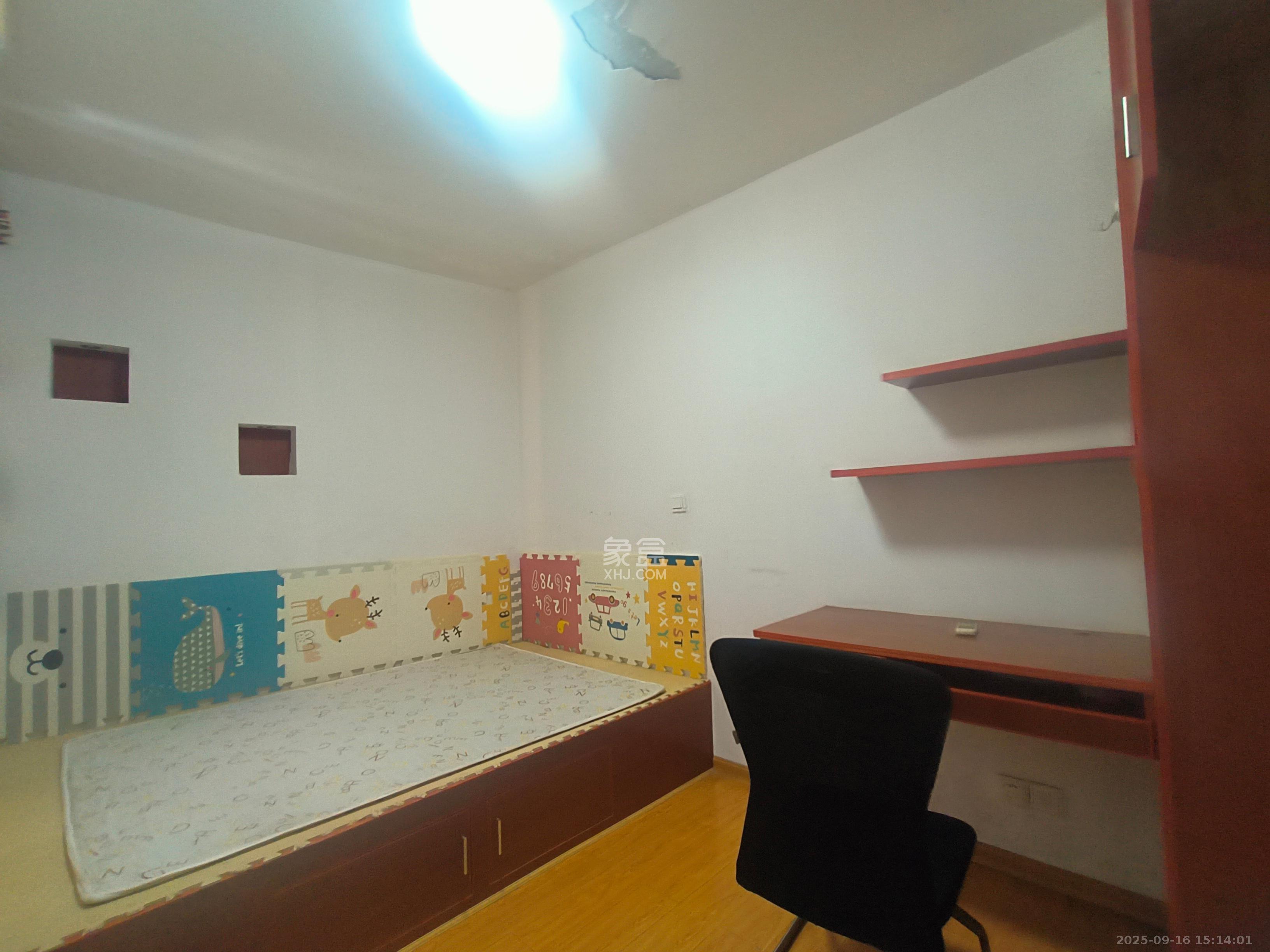 龙王港社区  2室1厅1卫    2300.0元/月室内图