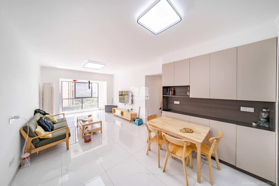 兰亭湾畔 3室2厅1卫 109.0万 兰亭湾畔 3室2厅1卫 109.0万客厅