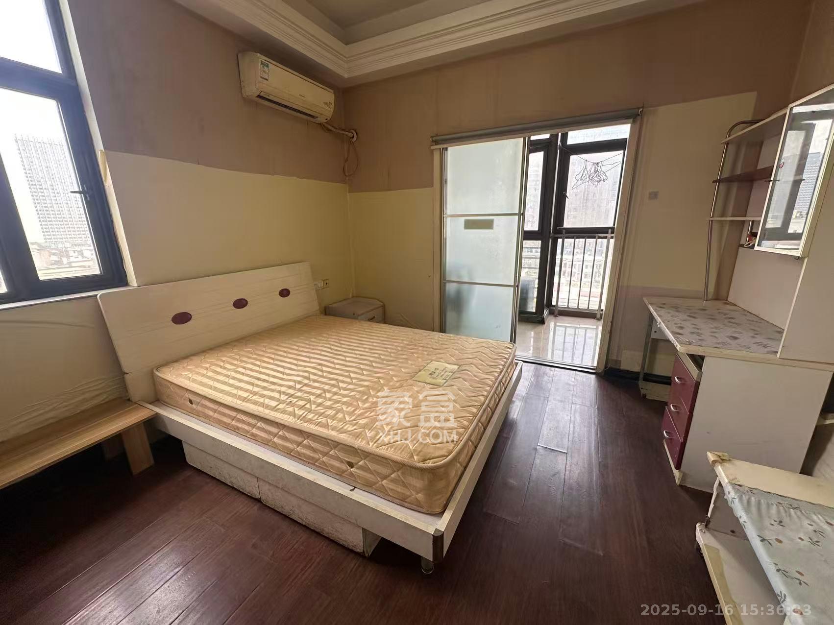 铂宫  1室1厅1卫    1700.0元/月室内图