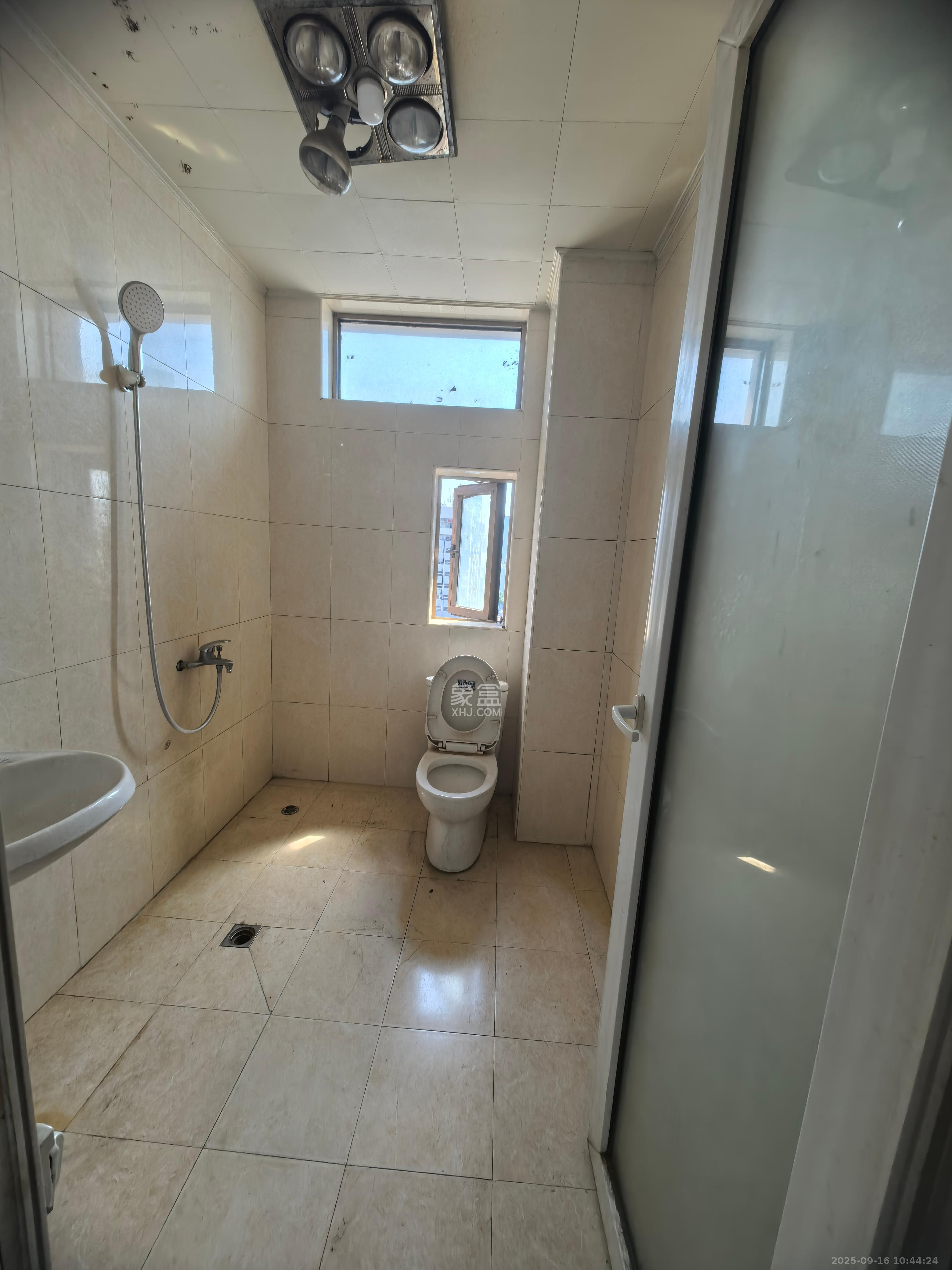 长宝1667 3室2厅2卫 3800.0元/月 长宝1667 3室2厅2卫 3800.0元/月室内图