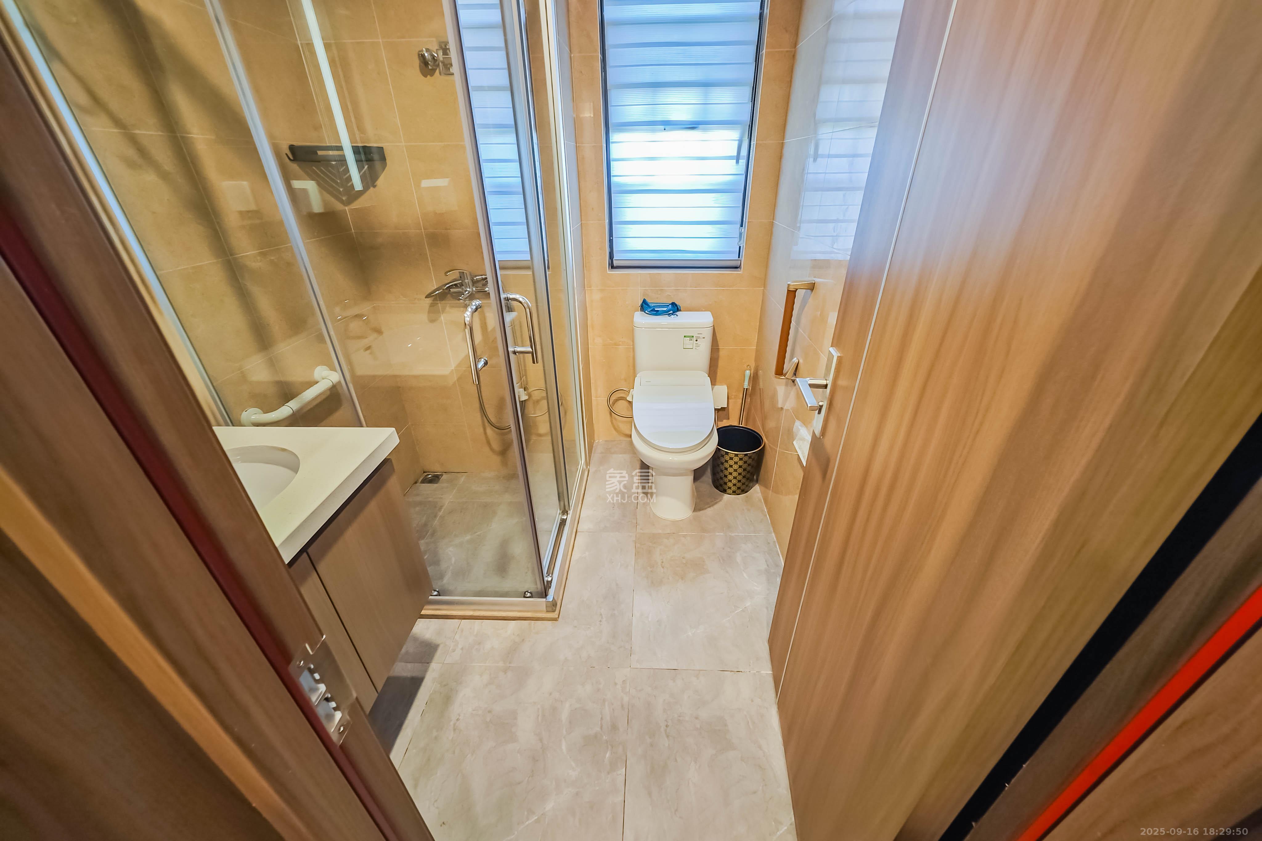 保利茉莉公馆  3室2厅2卫    150.0万卫生间