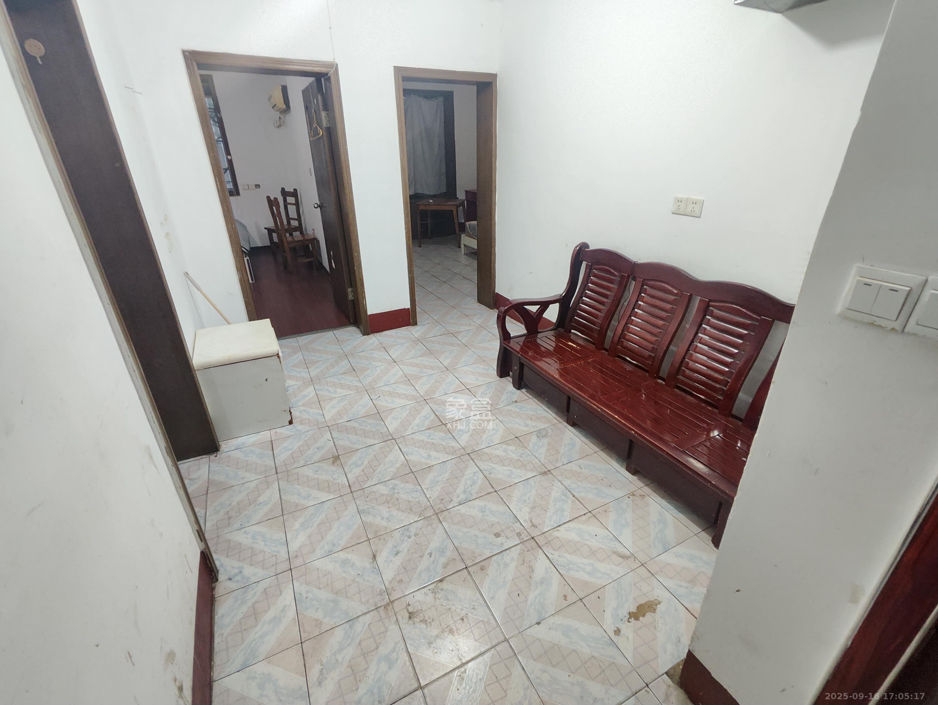 红花坡社区  3室2厅1卫    1350.0元/月室内图