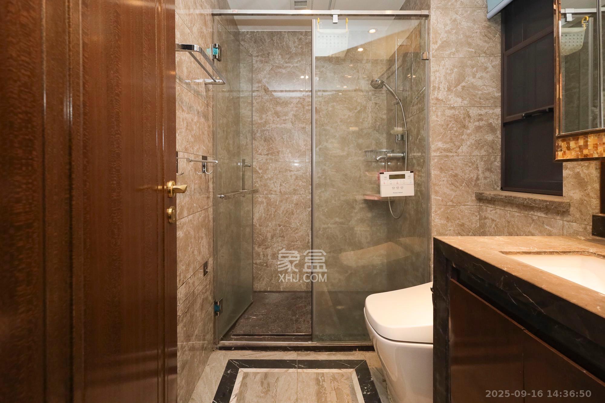 恒大御景天下城一期 3室2厅2卫 3500.0元/月 恒大御景天下城一期 3室2厅2卫 3500.0元/月室内图