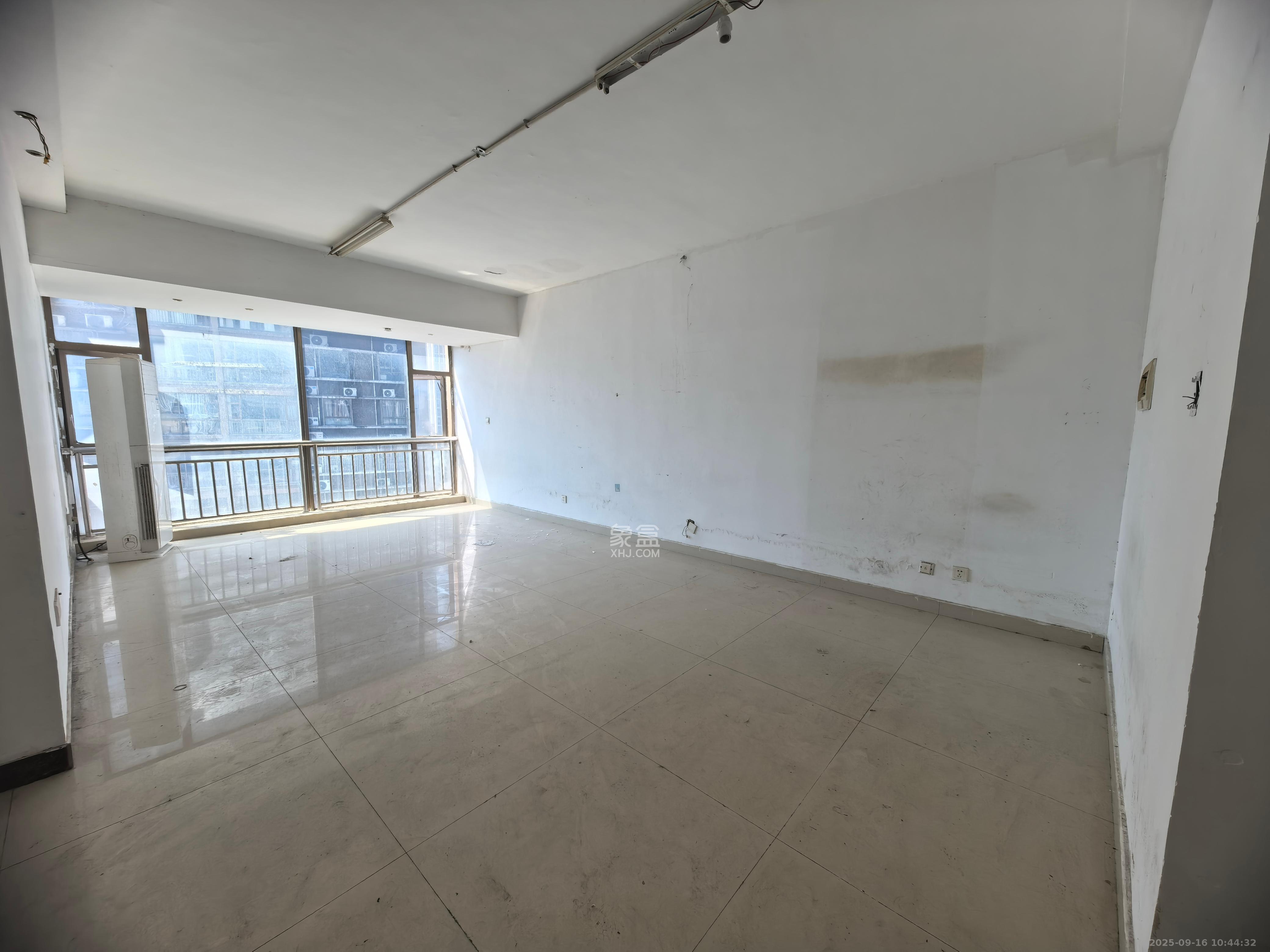 长宝1667 3室2厅2卫 3800.0元/月 长宝1667 3室2厅2卫 3800.0元/月室内图