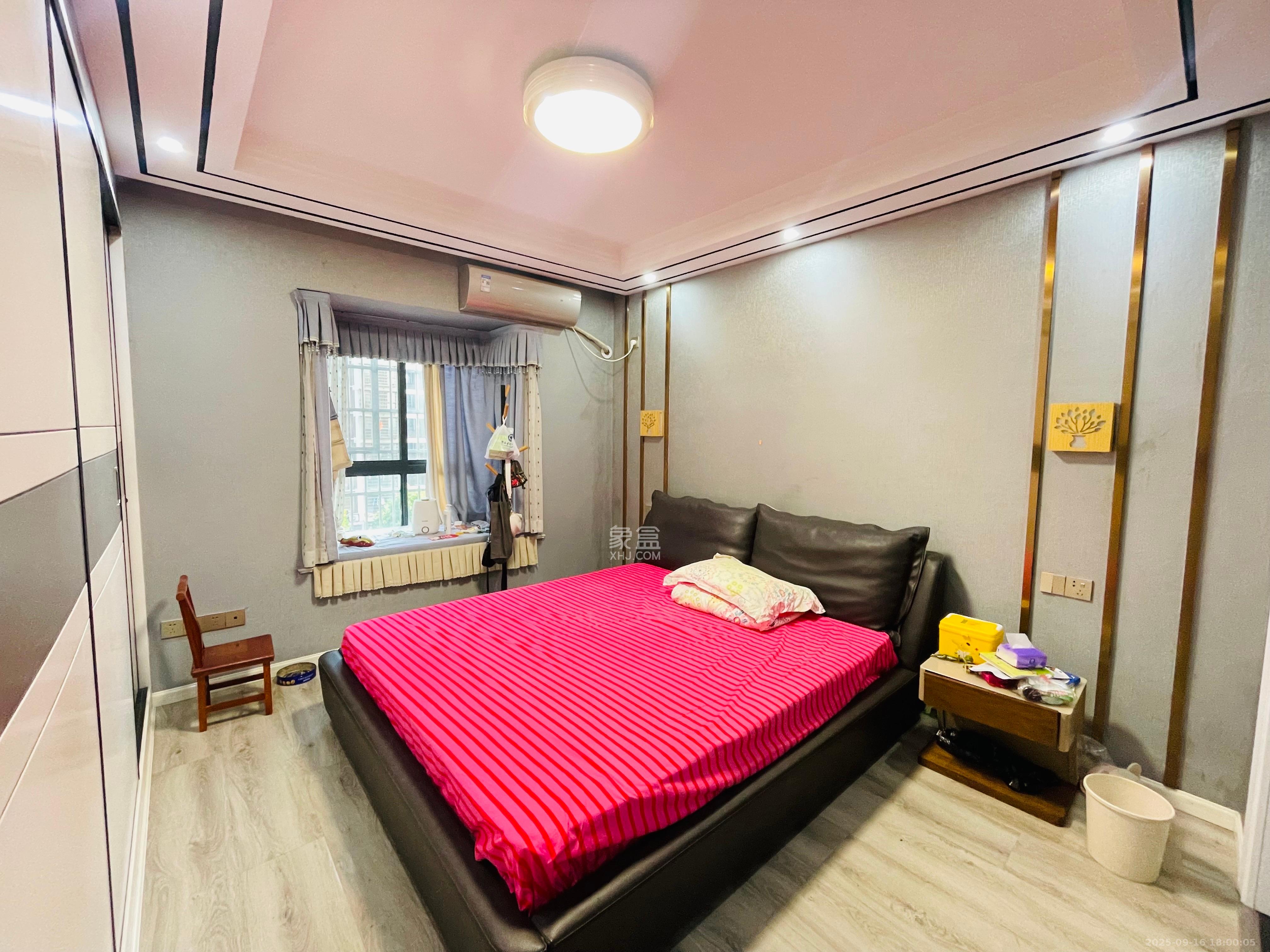 金南家园一期  4室2厅2卫    3000.0元/月室内图