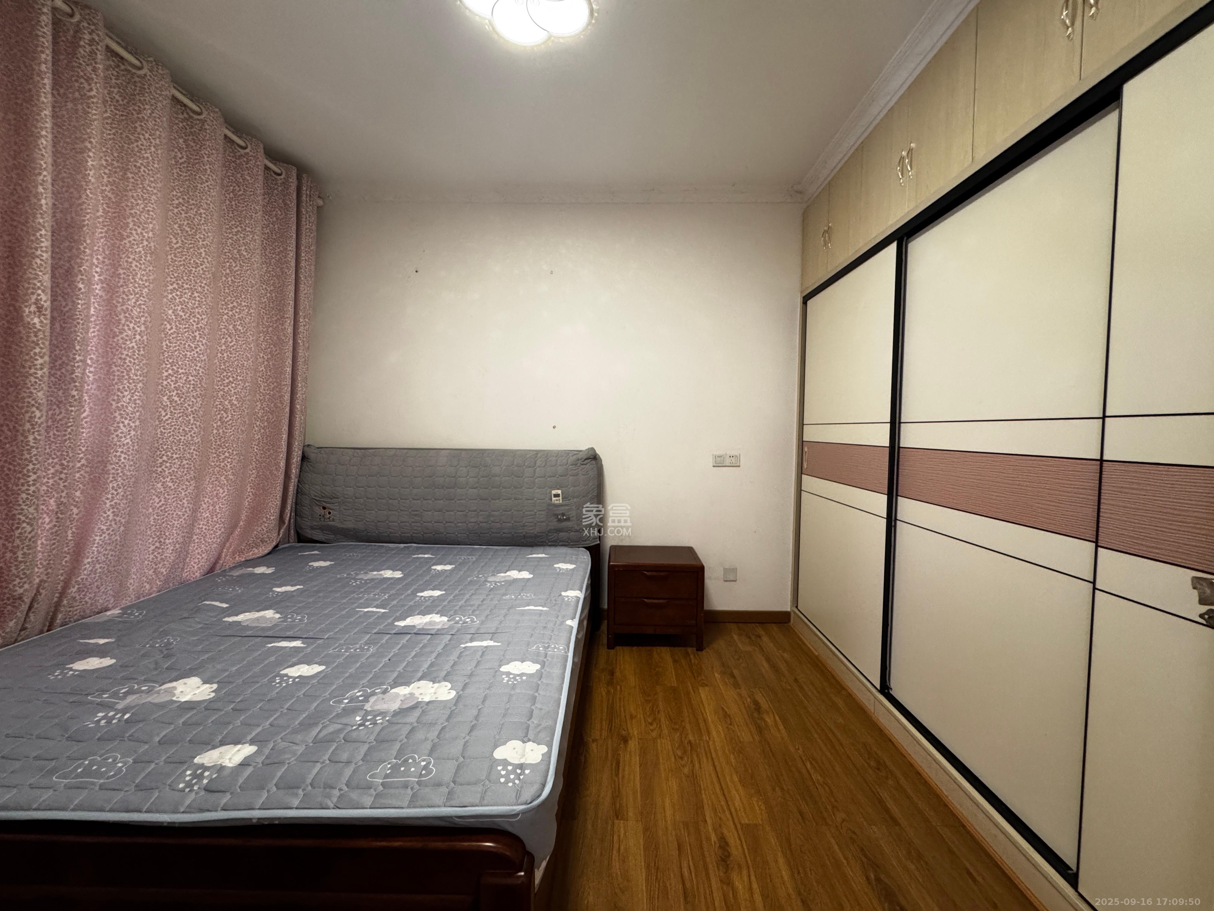 欧莱雅郡  3室2厅1卫    1800.0元/月室内图