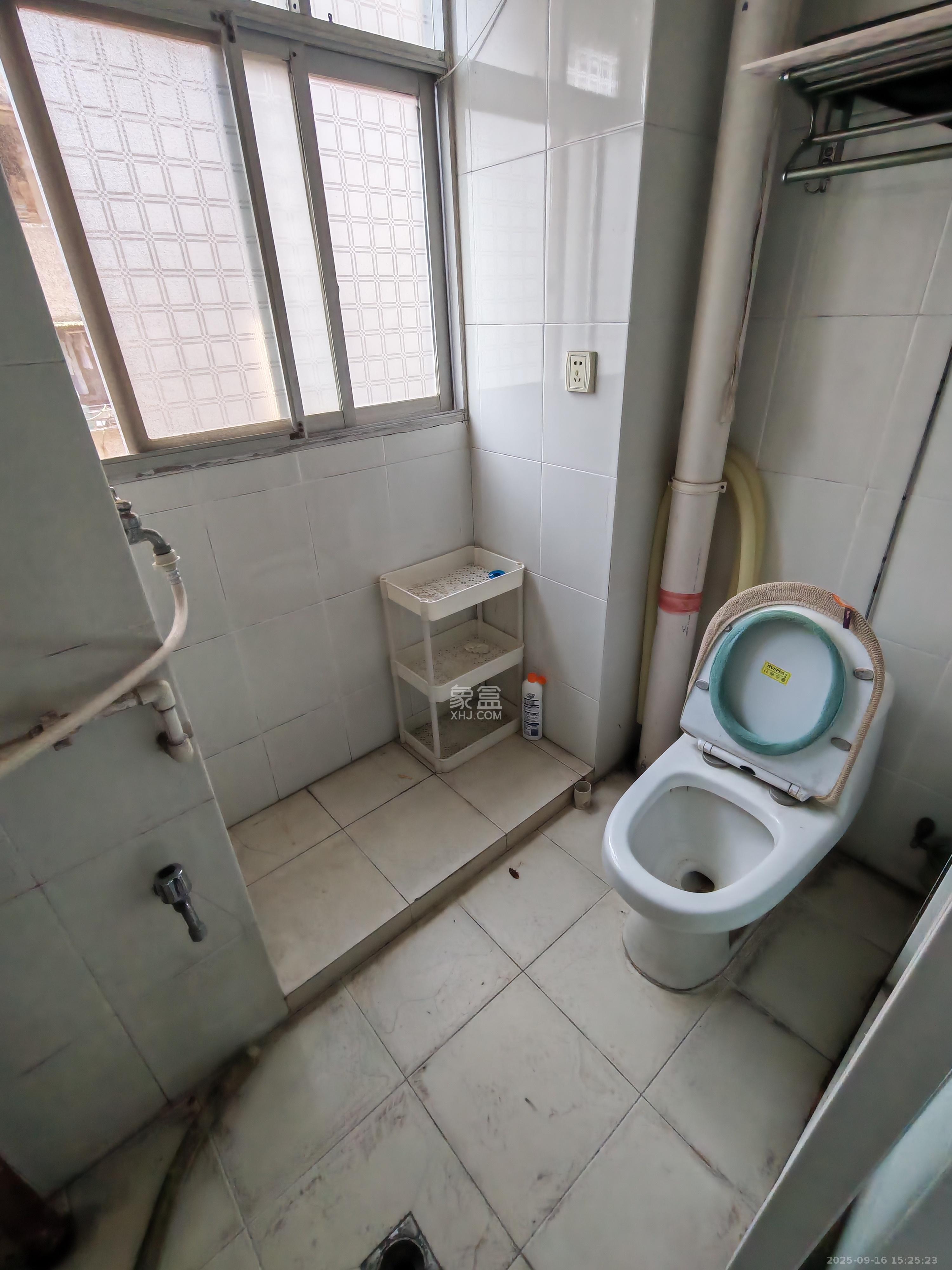 桐荫里社区  1室0厅0卫    1600.0元/月室内图