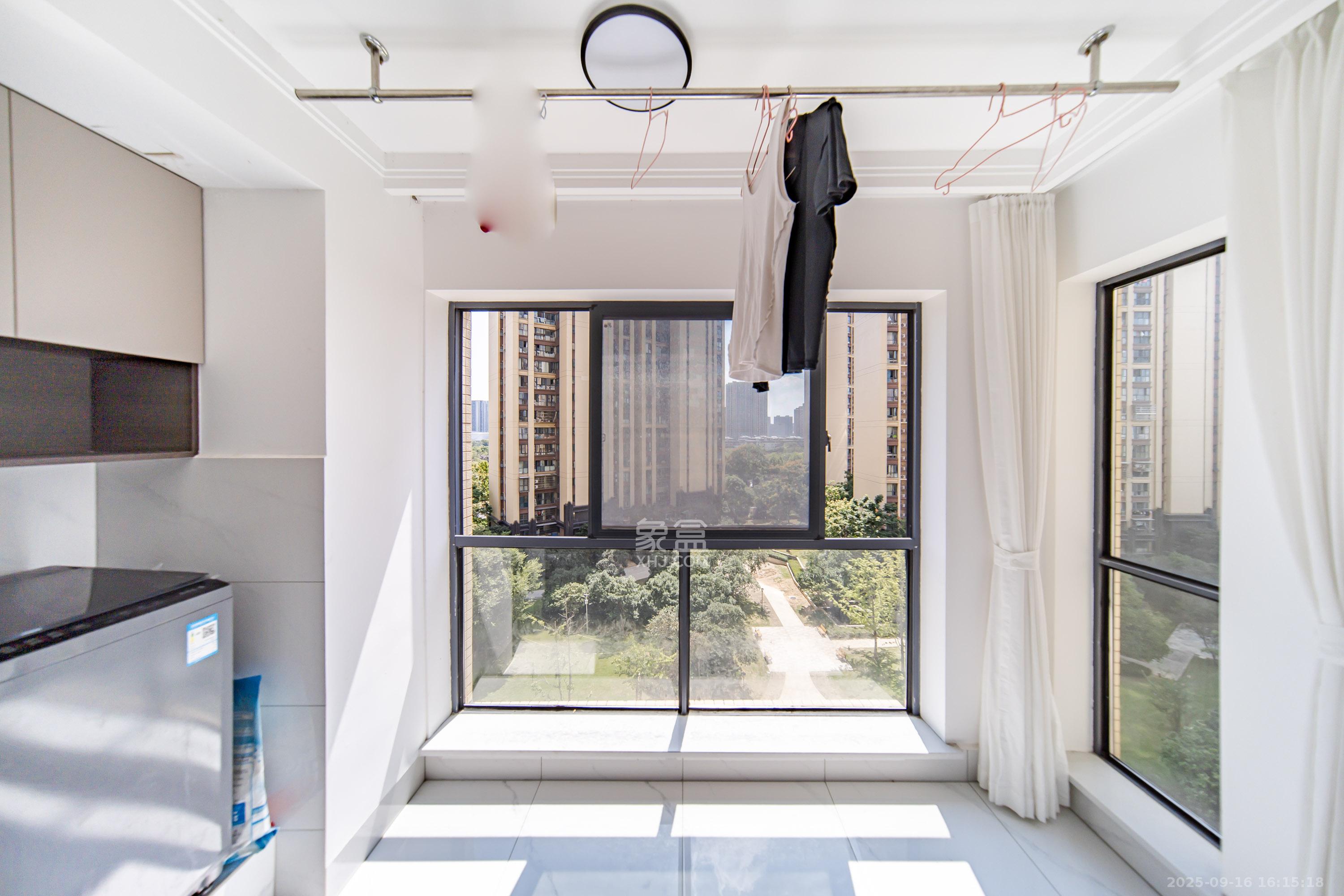 兰亭湾畔 3室2厅1卫 109.0万 兰亭湾畔 3室2厅1卫 109.0万阳台