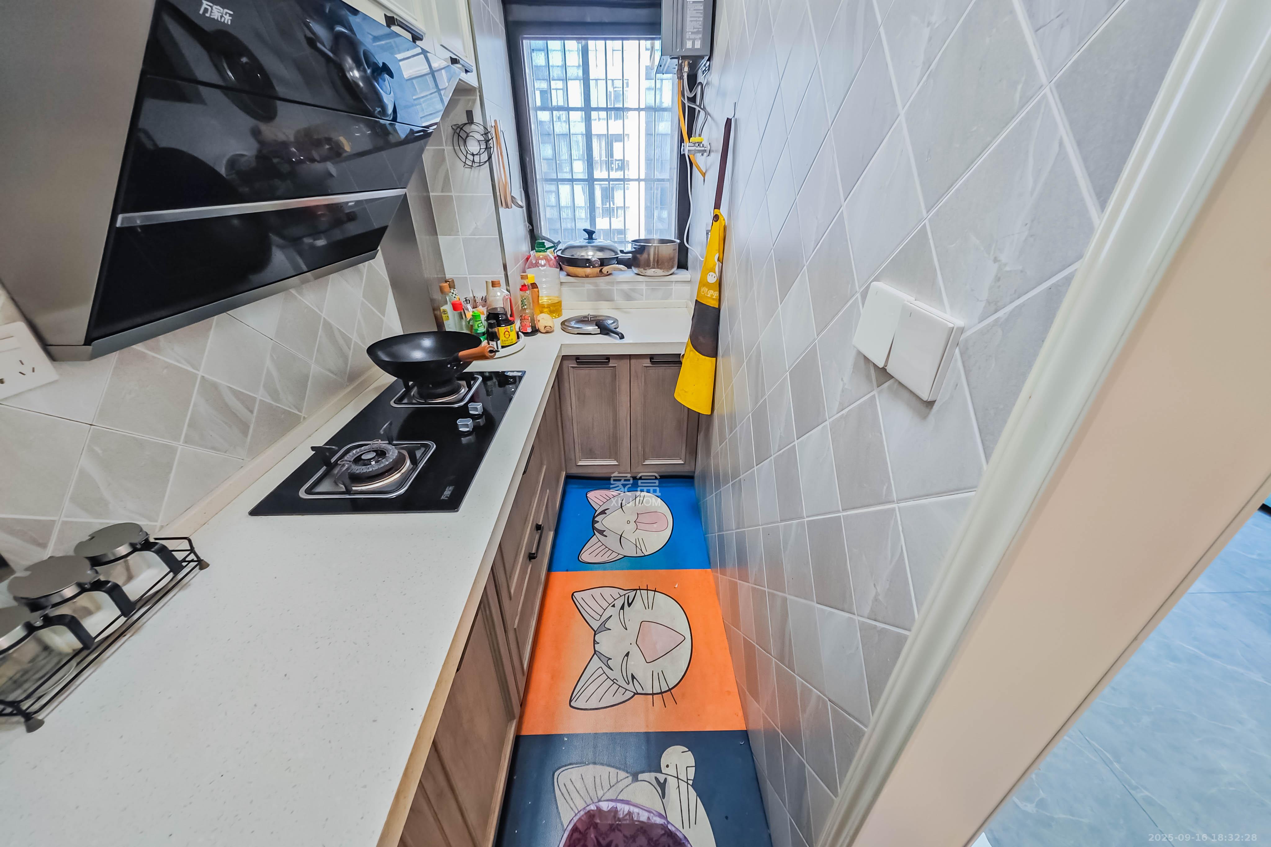 V领寓(岭南家园)  2室2厅1卫    68.0万 V领寓(岭南家园)  2室2厅1卫    68.0万厨房