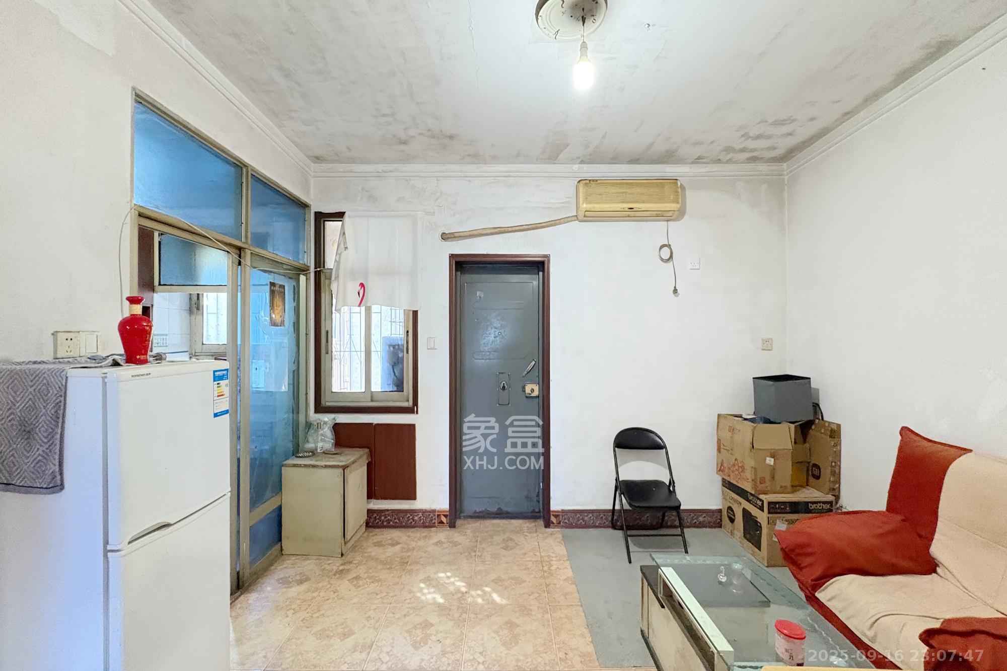 吉景小区 2室1厅1卫 28.0万 吉景小区 2室1厅1卫 28.0万客厅