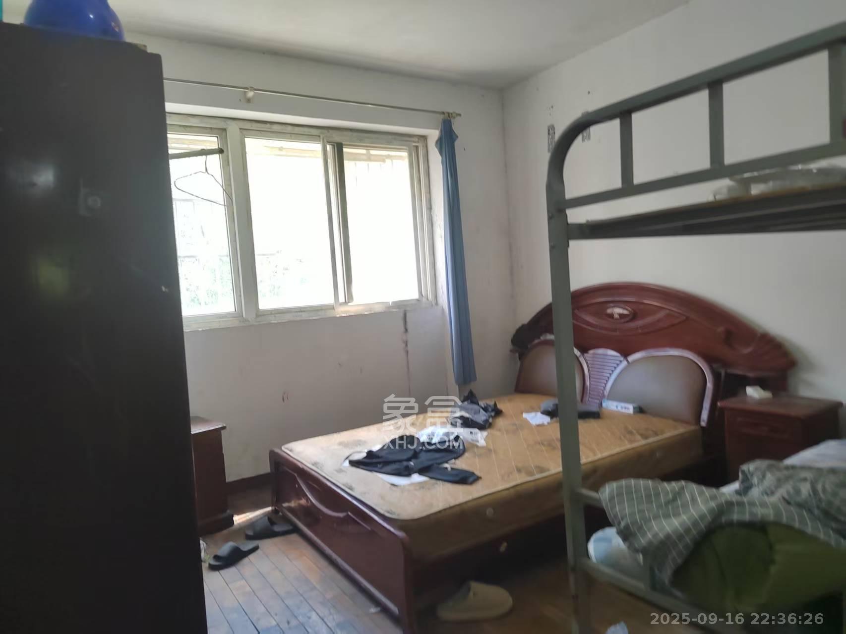 铸造厂宿舍  4室2厅1卫   2100.00元/月室内图