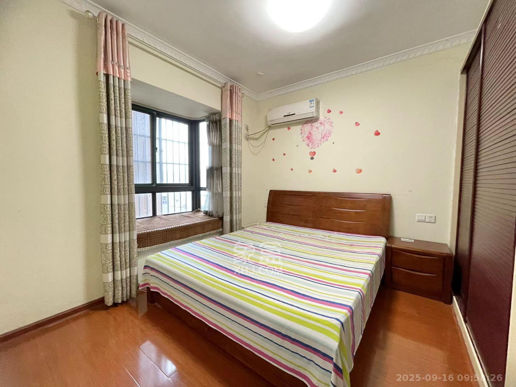 华城广场  2室2厅1卫    3000.0元/月室内图