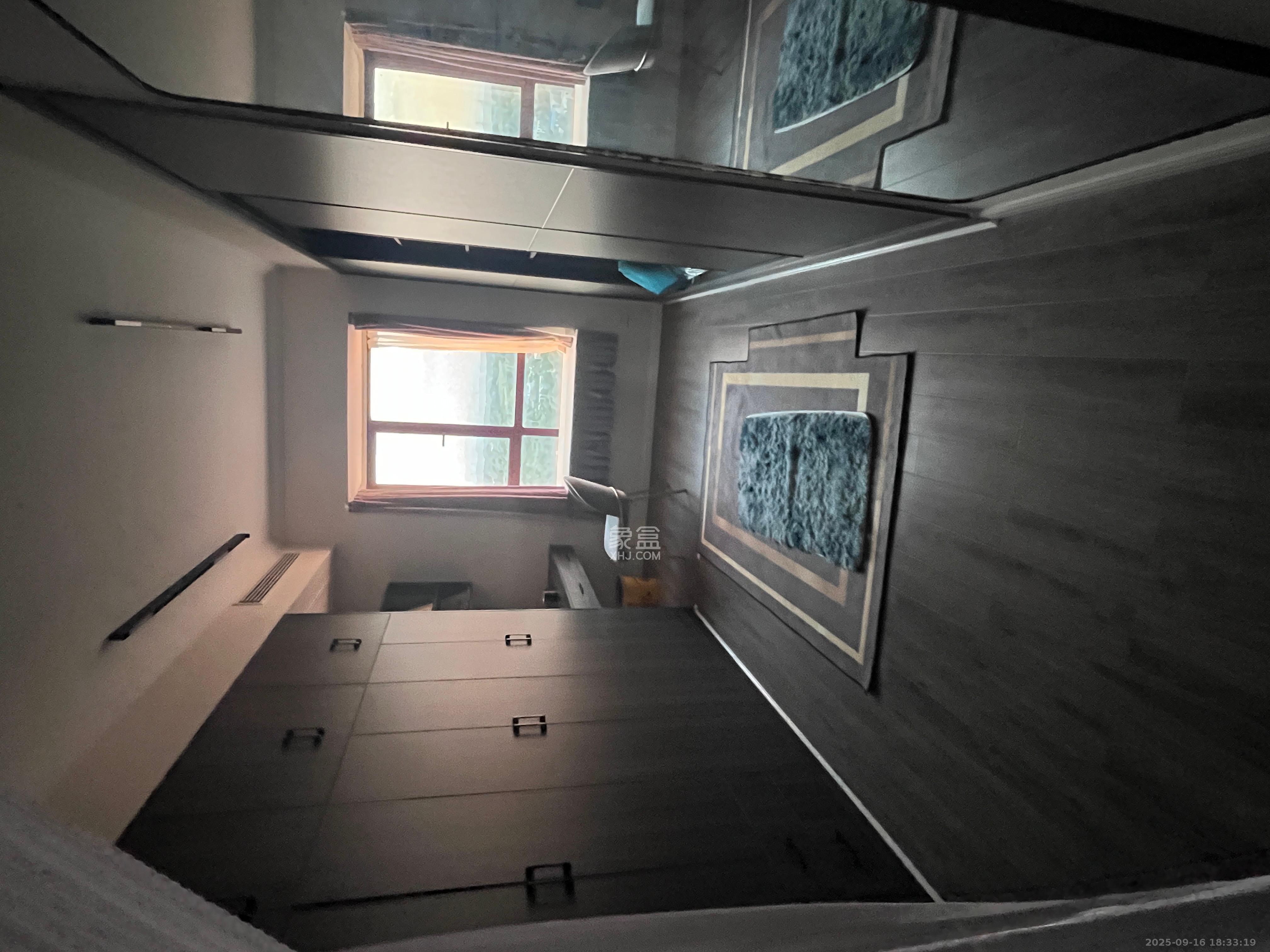 艺源颂雅小区(719街区) 4室2厅2卫 4500.0元/月 艺源颂雅小区(719街区) 4室2厅2卫 4500.0元/月室内图