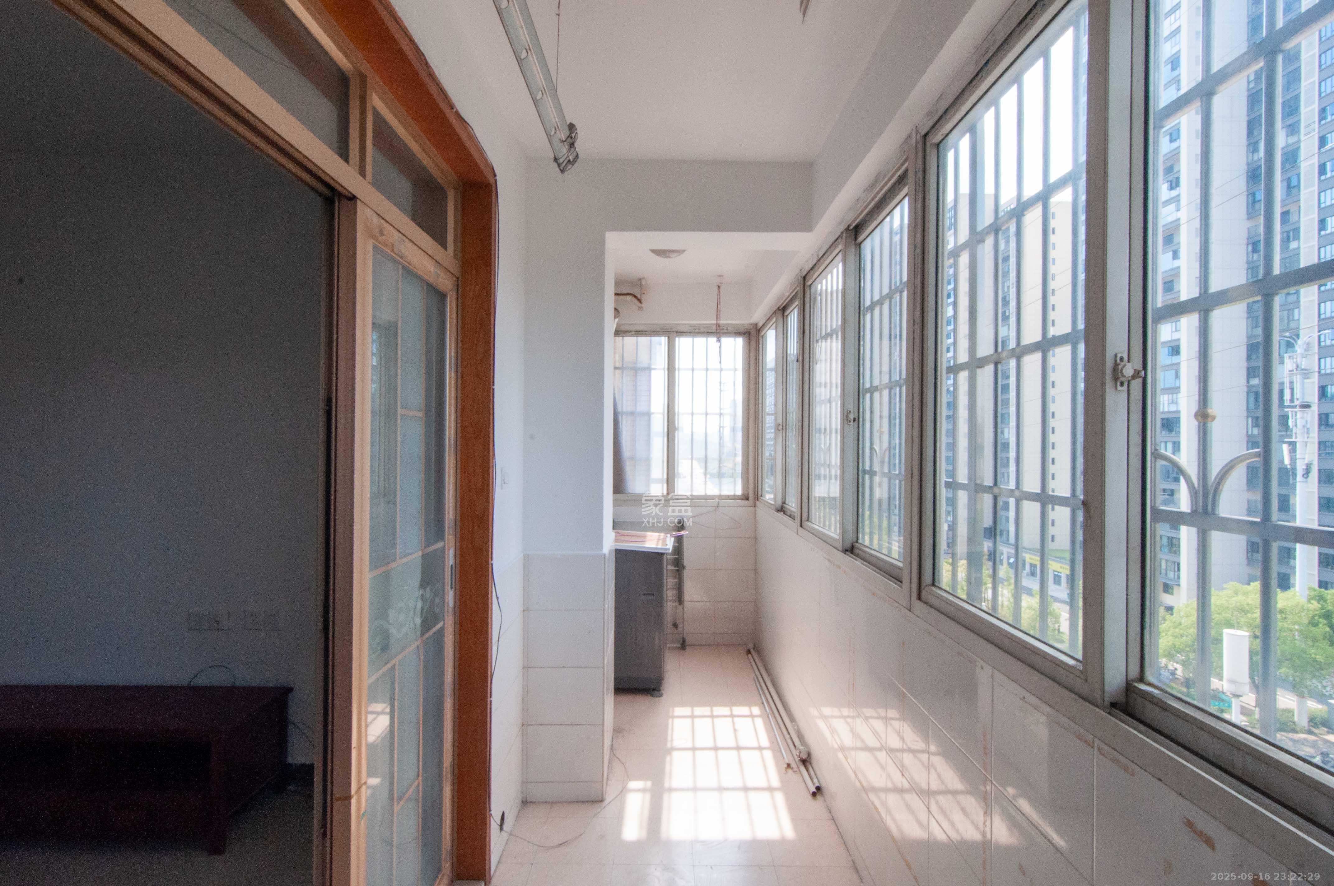 麓谷雅园 3室2厅2卫 66.8万 麓谷雅园 3室2厅2卫 66.8万其他