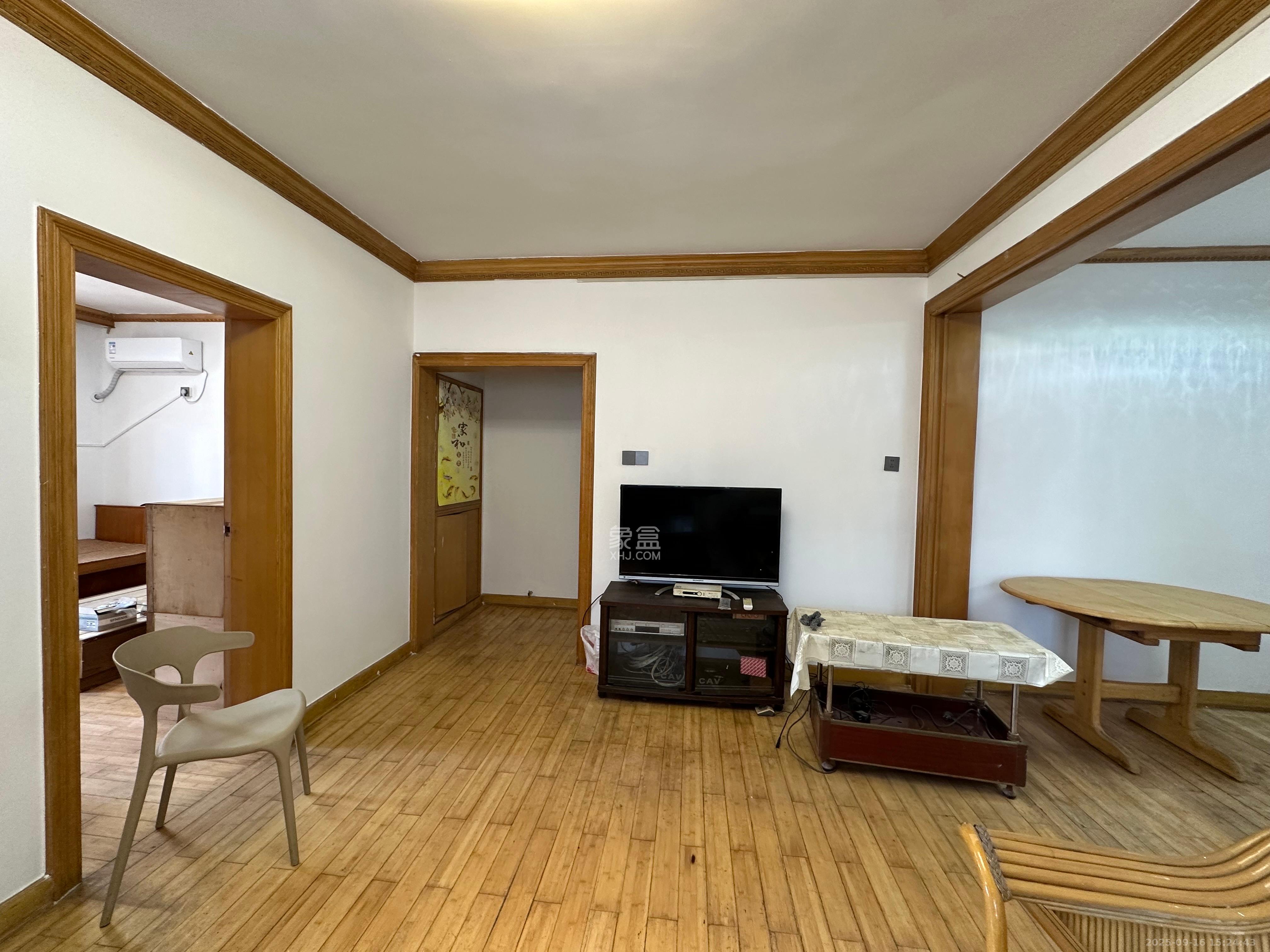 南园小区 3室2厅1卫 1000.0元/月 南园小区 3室2厅1卫 1000.0元/月室内图