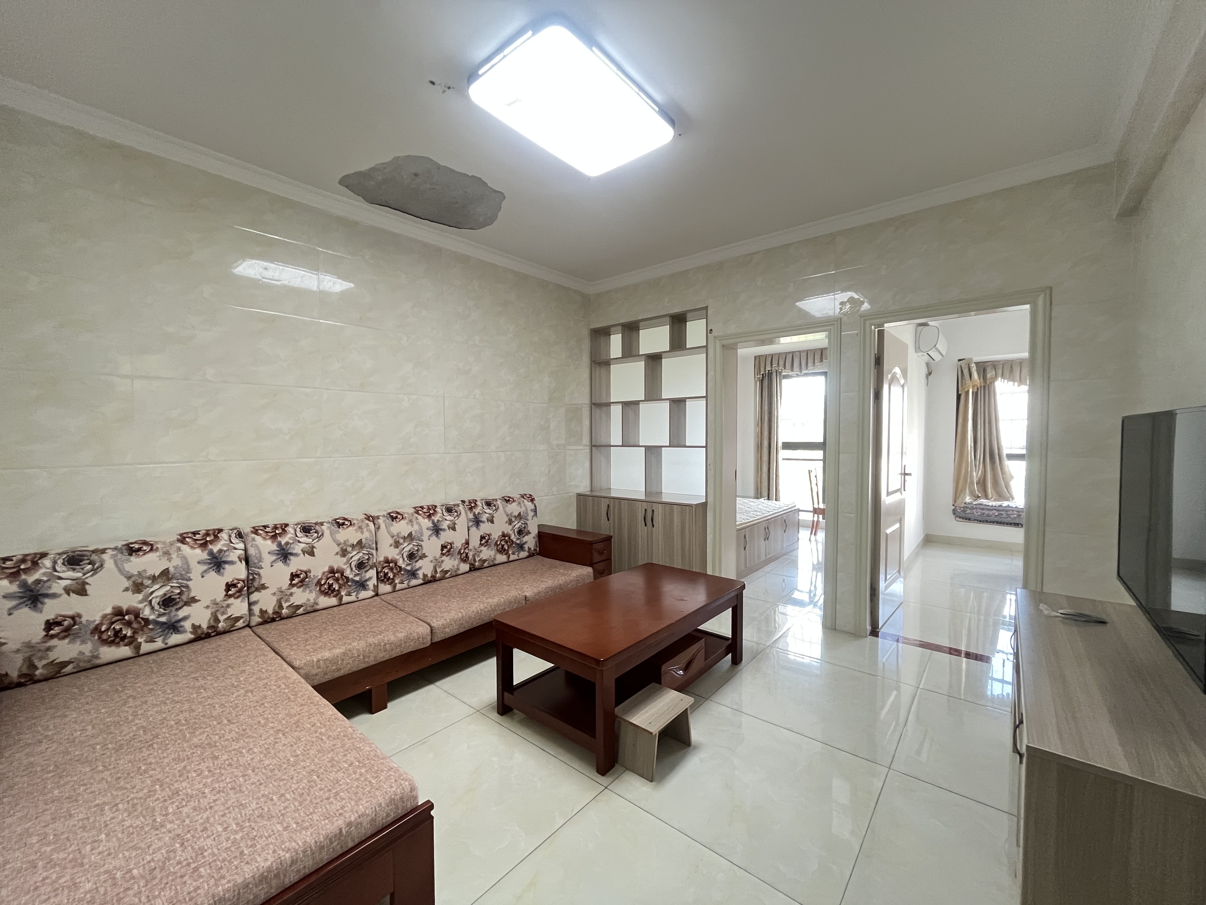 尚书房 2室2厅1卫 1500.0元/月 尚书房 2室2厅1卫 1500.0元/月室内图