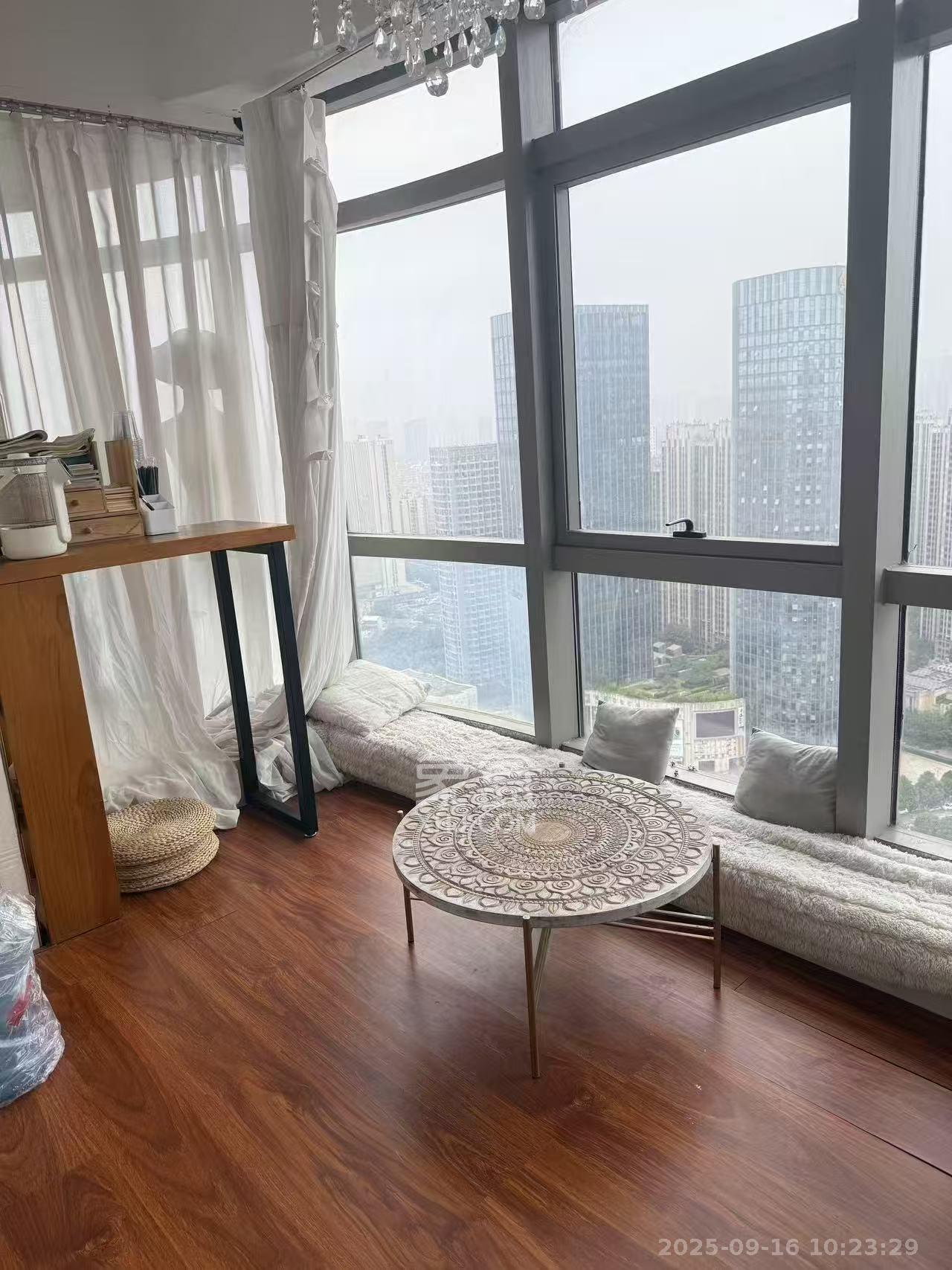 奥克斯广场  1室1厅1卫    2600.0元/月室内图