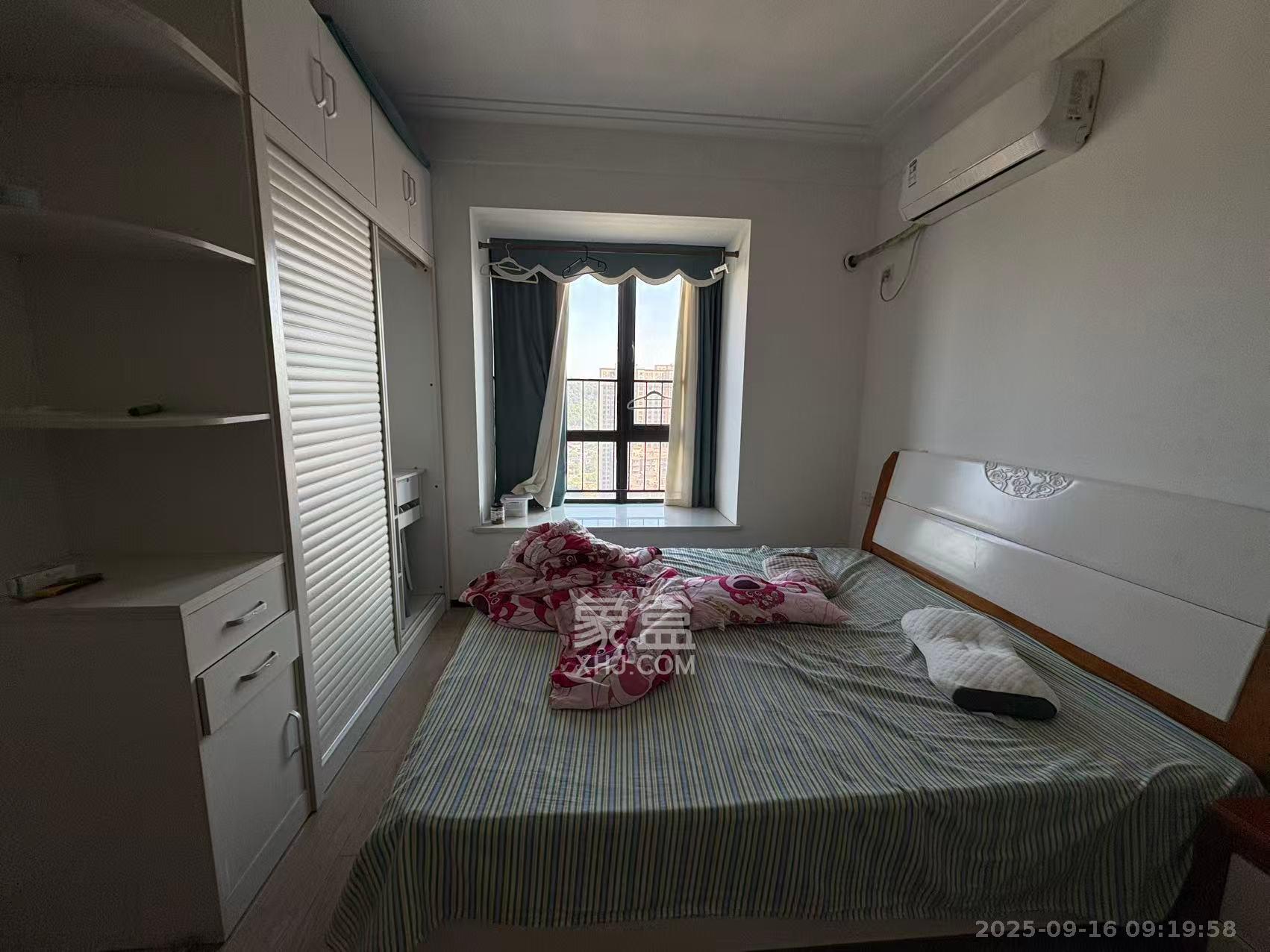 中海国际二期  1室1厅1卫    1080.0元/月 中海国际二期  1室1厅1卫    1080.0元/月