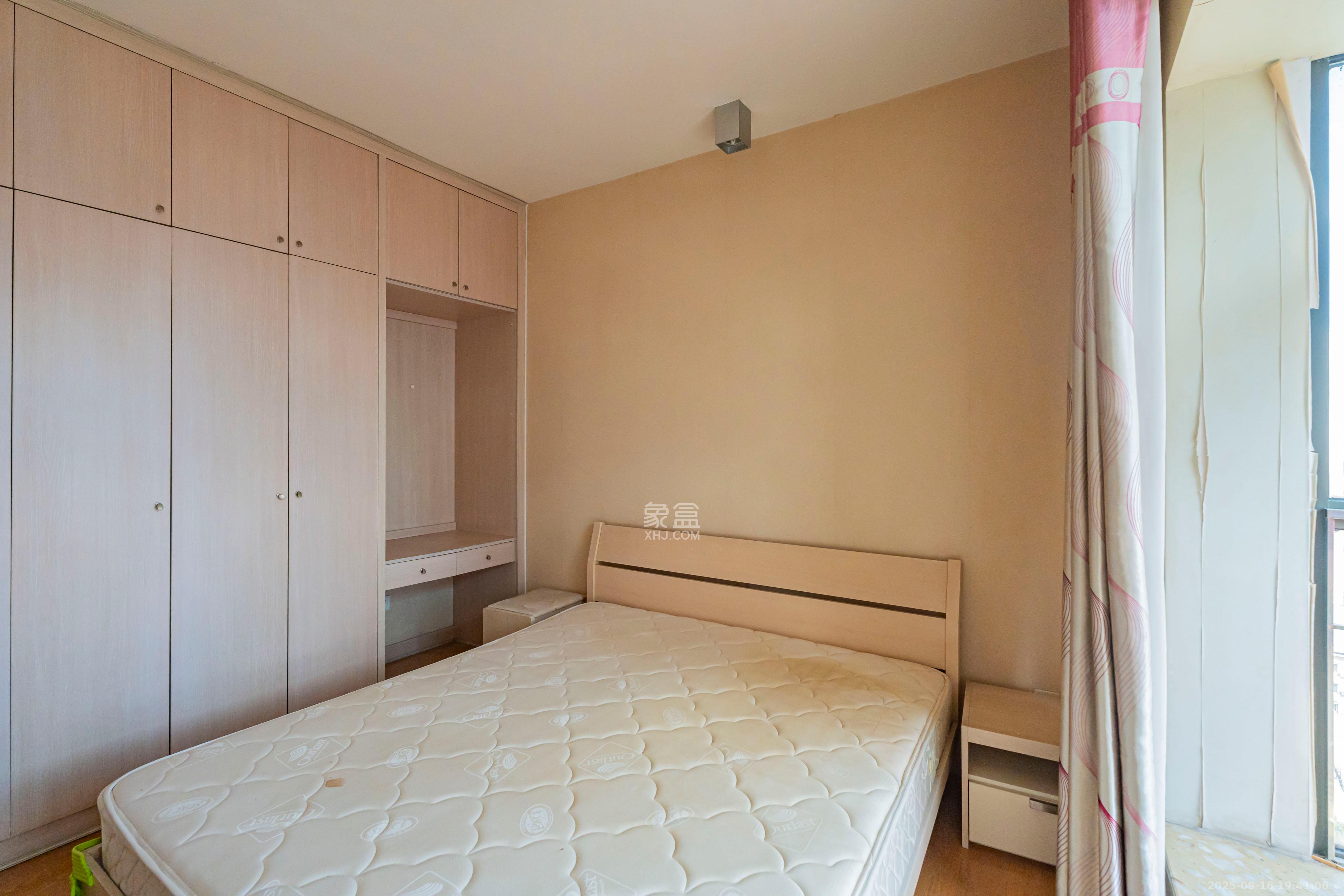 盛世美居荷园 3室2厅2卫 110.0万 盛世美居荷园 3室2厅2卫 110.0万卧室