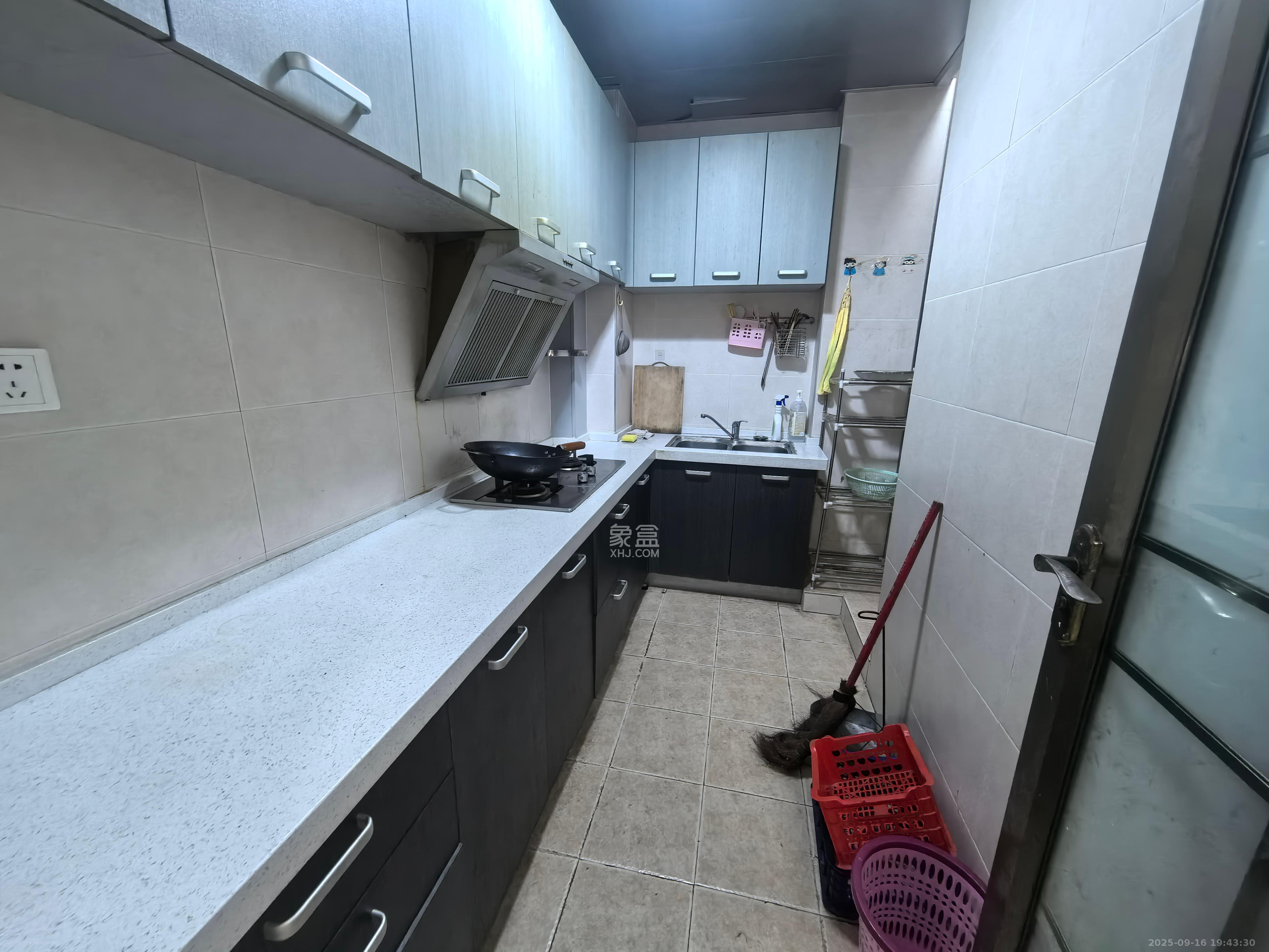 凯姆国际  2室2厅1卫    1800.0元/月室内图