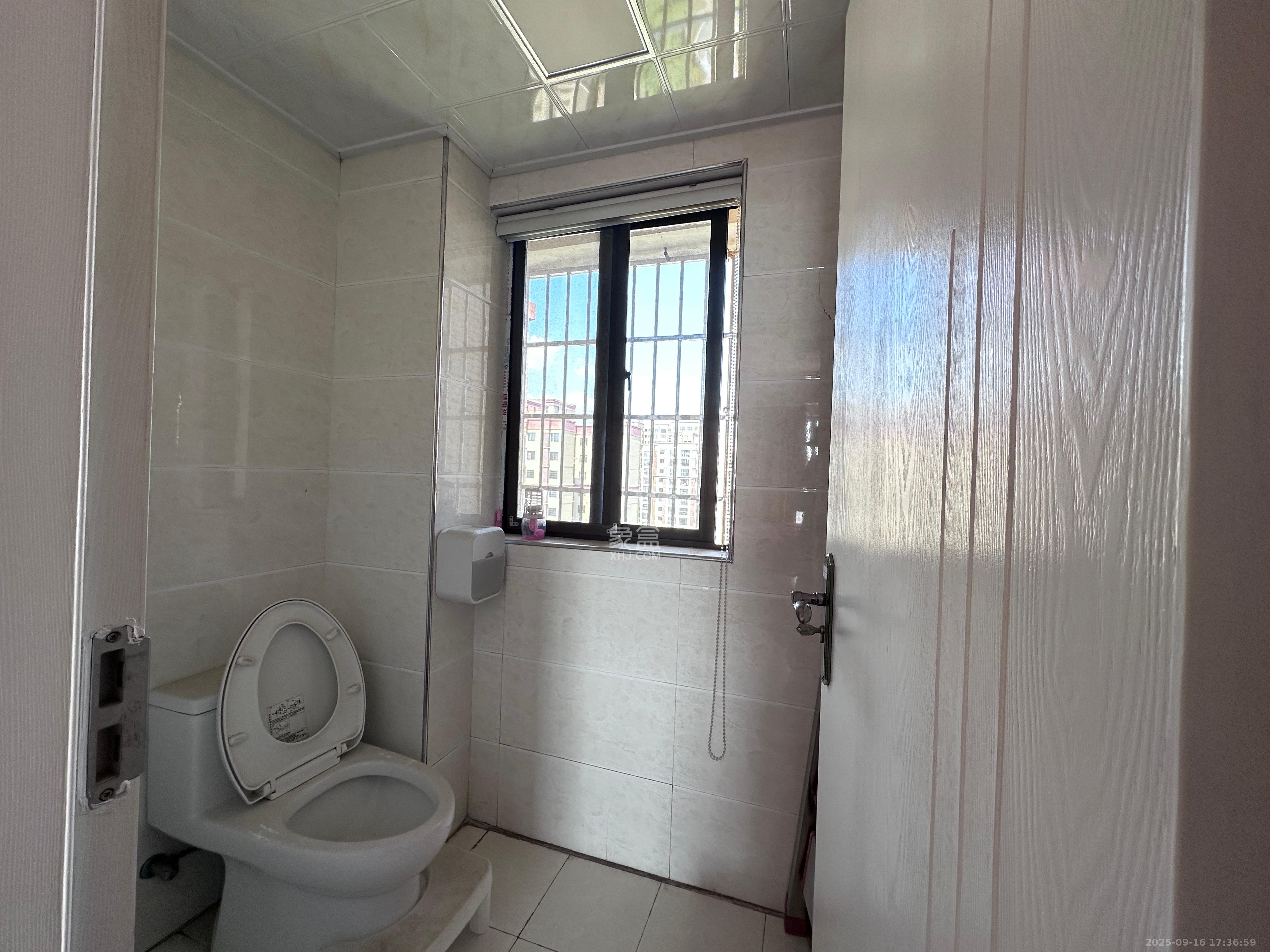 联丰苑 3室2厅2卫 2400.0元/月 联丰苑 3室2厅2卫 2400.0元/月室内图