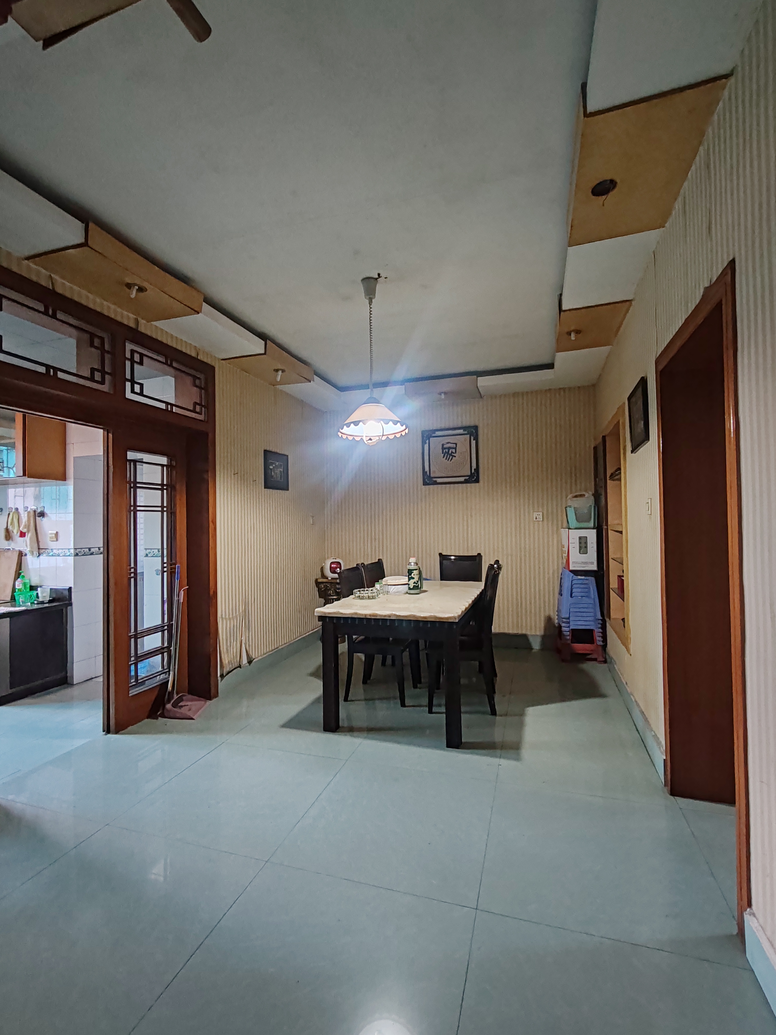 文苑小区 3室2厅1卫 56.8万 文苑小区 3室2厅1卫 56.8万客厅