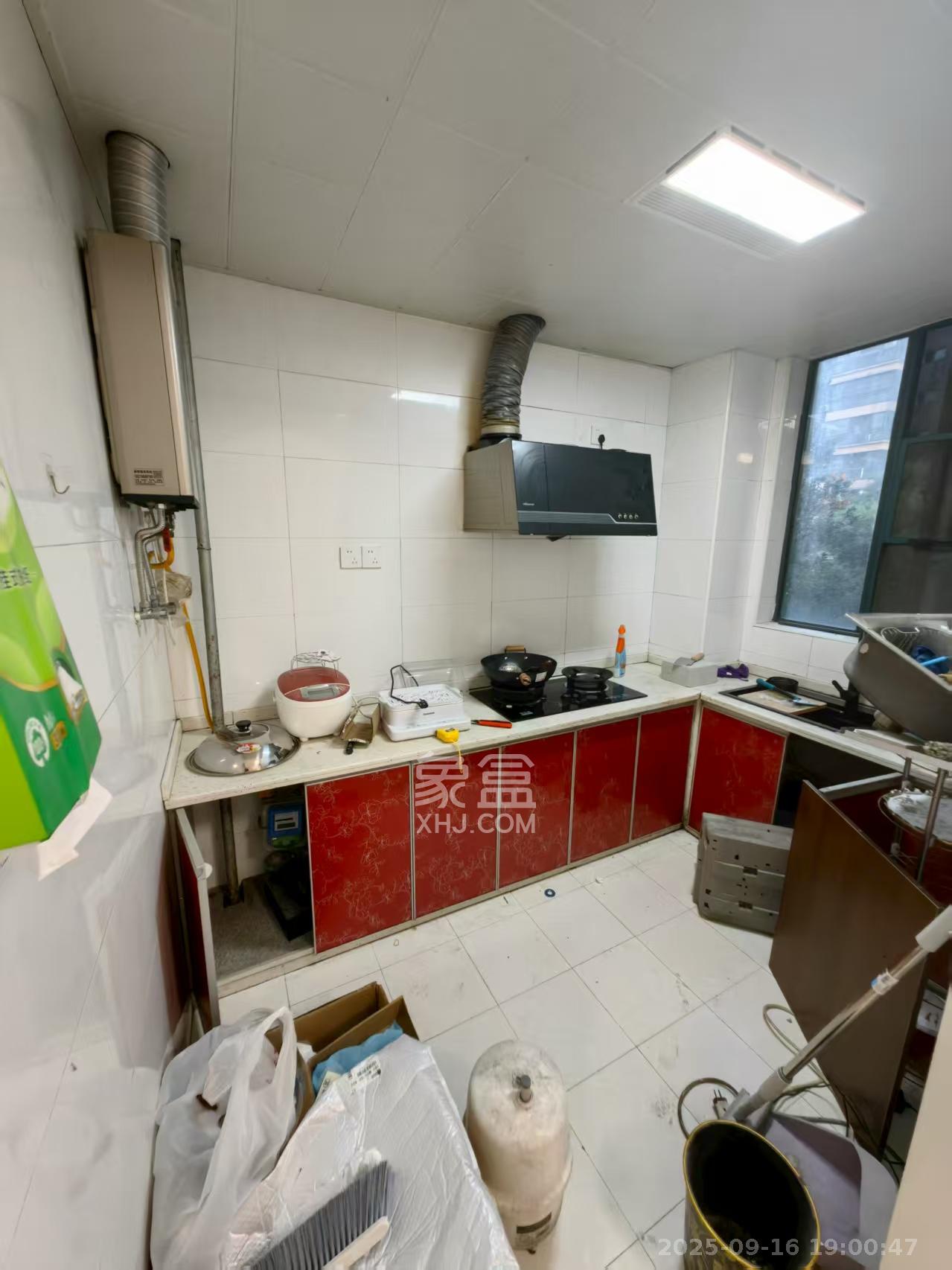 麓谷公馆(涉外国际公馆) 3室2厅2卫 2500.0元/月 麓谷公馆(涉外国际公馆) 3室2厅2卫 2500.0元/月室内图