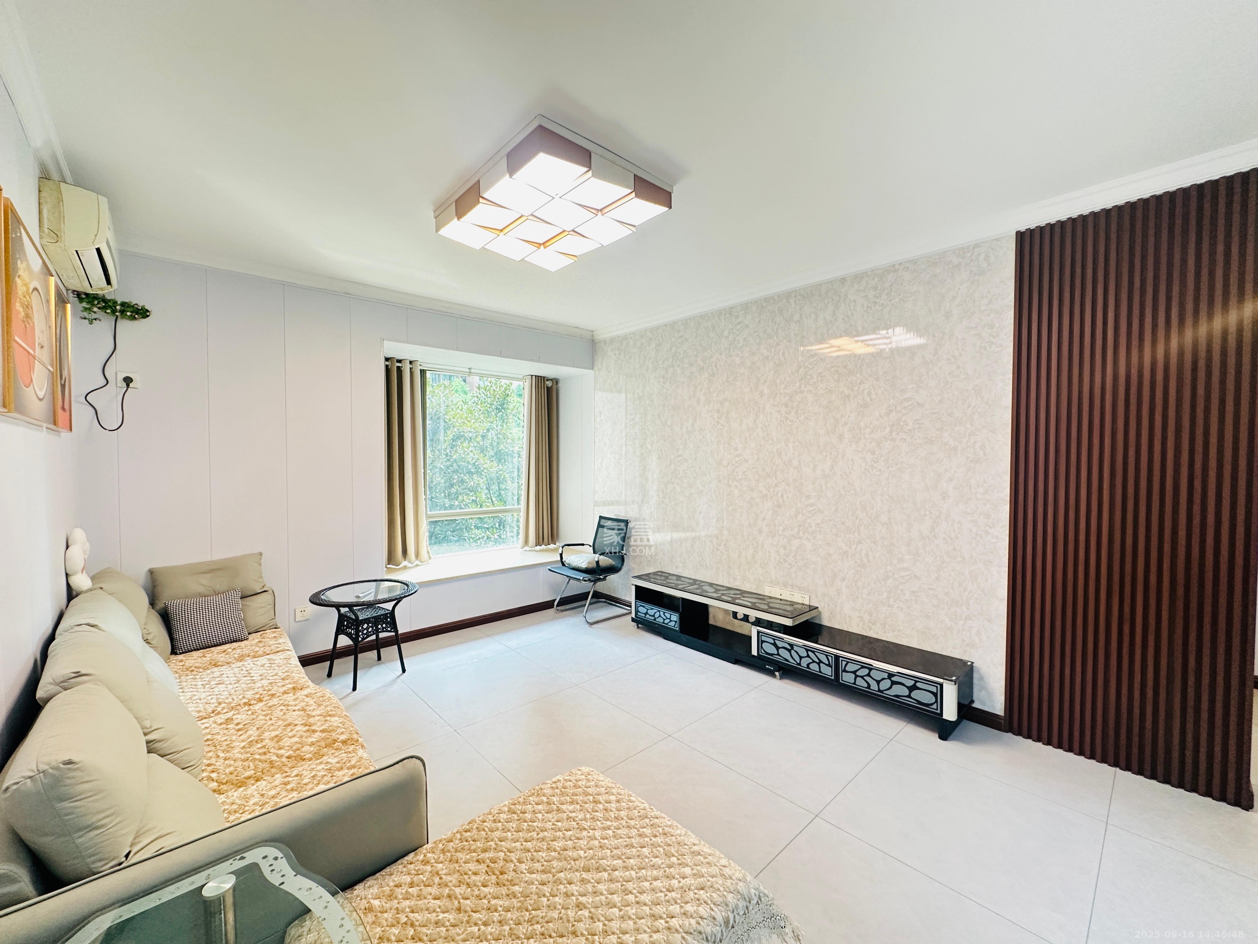 新城新世界一二三期 2室2厅1卫 2500.0元/月 新城新世界一二三期 2室2厅1卫 2500.0元/月室内图