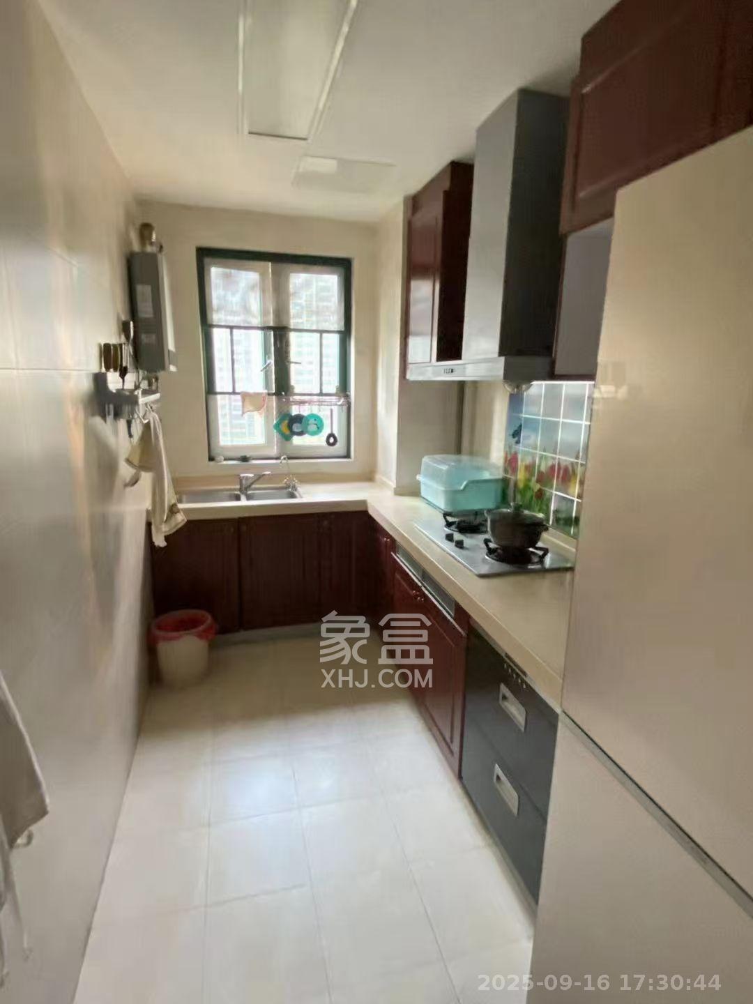 恒大翡翠华庭  4室2厅2卫    3000.0元/月室内图