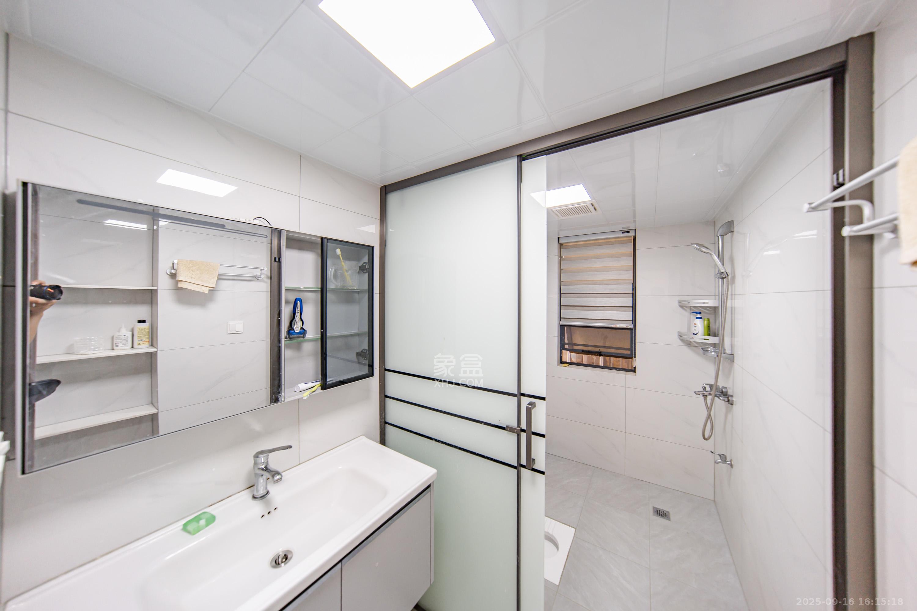 兰亭湾畔 3室2厅1卫 109.0万 兰亭湾畔 3室2厅1卫 109.0万卫生间