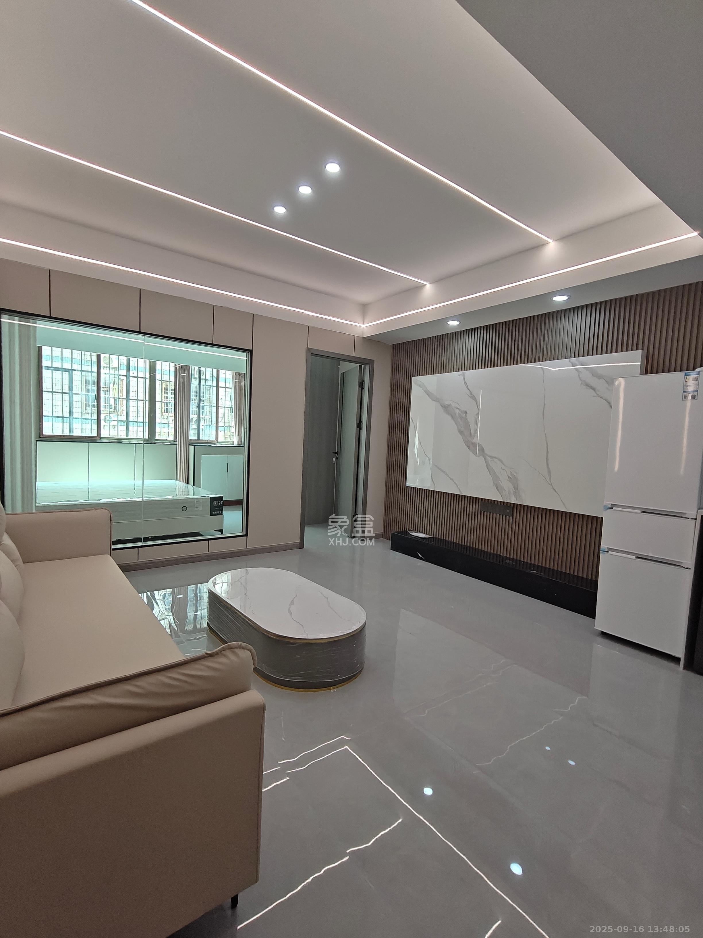 上城星座  1室1厅1卫    2700.0元/月室内图