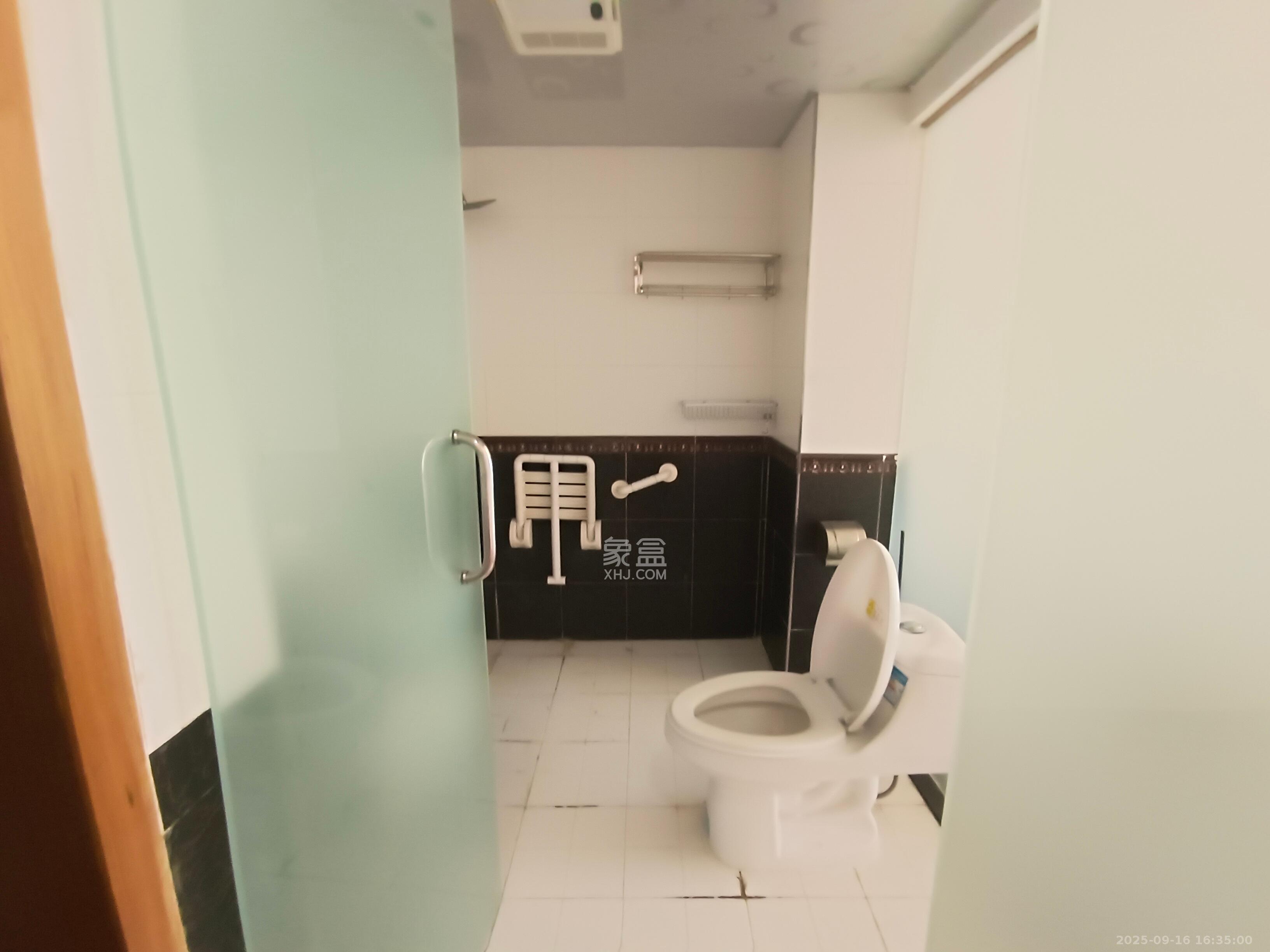 湘诚嘉园  3室2厅2卫    3000.0元/月室内图