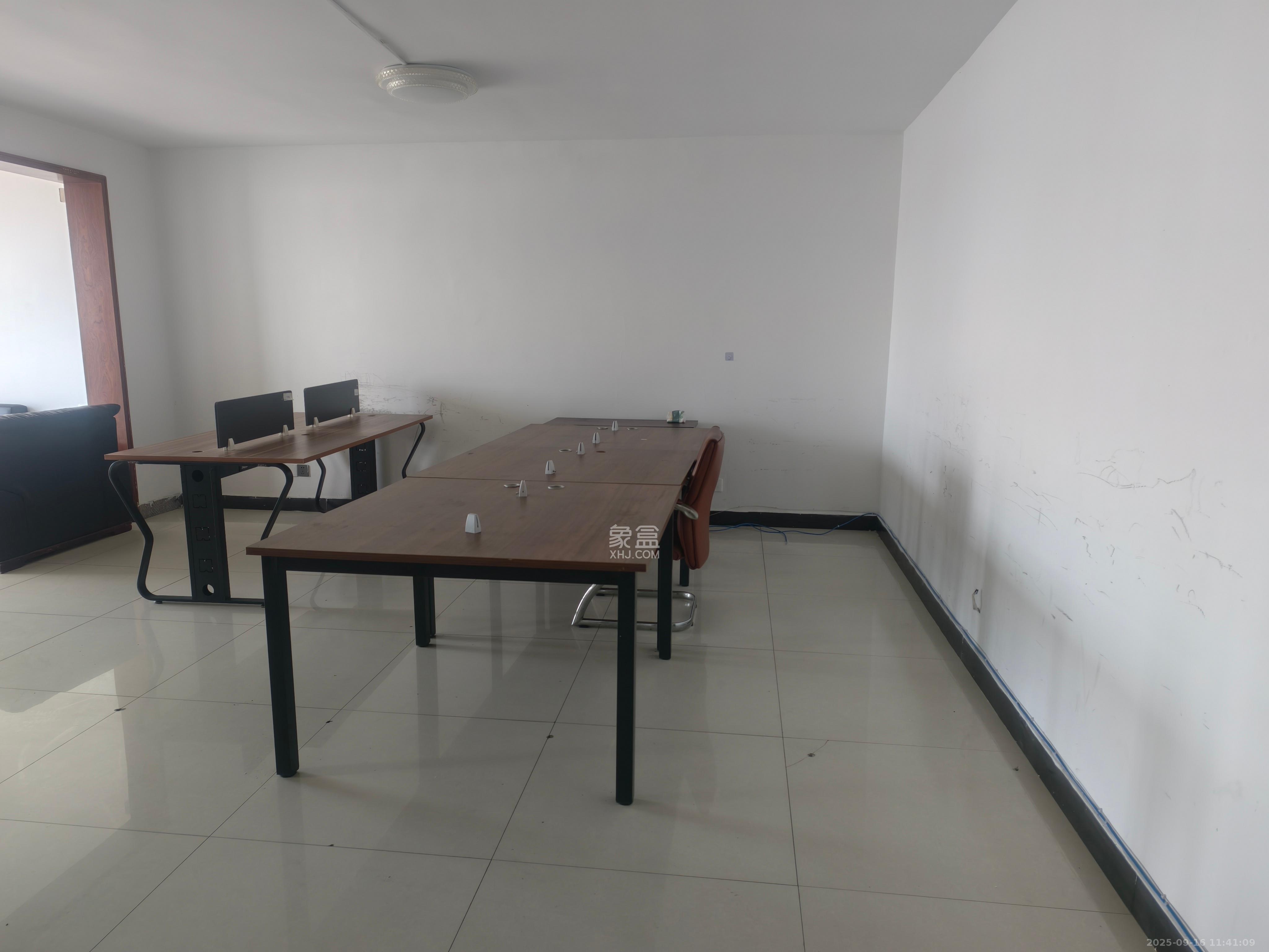 高桥现代商贸城 3室1厅1卫 3000.0元/月 高桥现代商贸城 3室1厅1卫 3000.0元/月室内图