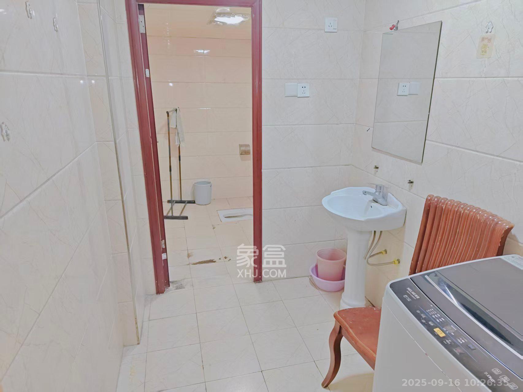 诚兴园 1室2厅2卫 800.0元/月 诚兴园 1室2厅2卫 800.0元/月室内图