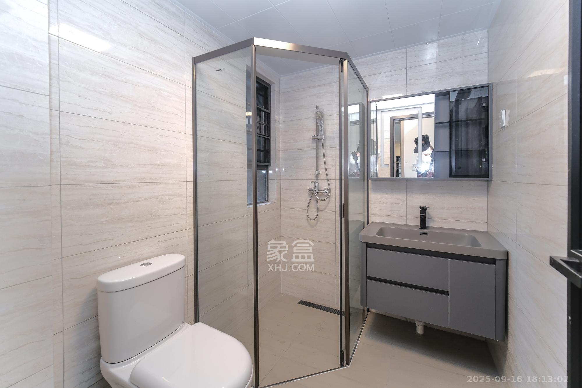 荣盛城 3室2厅2卫 89.0万 荣盛城 3室2厅2卫 89.0万卫生间