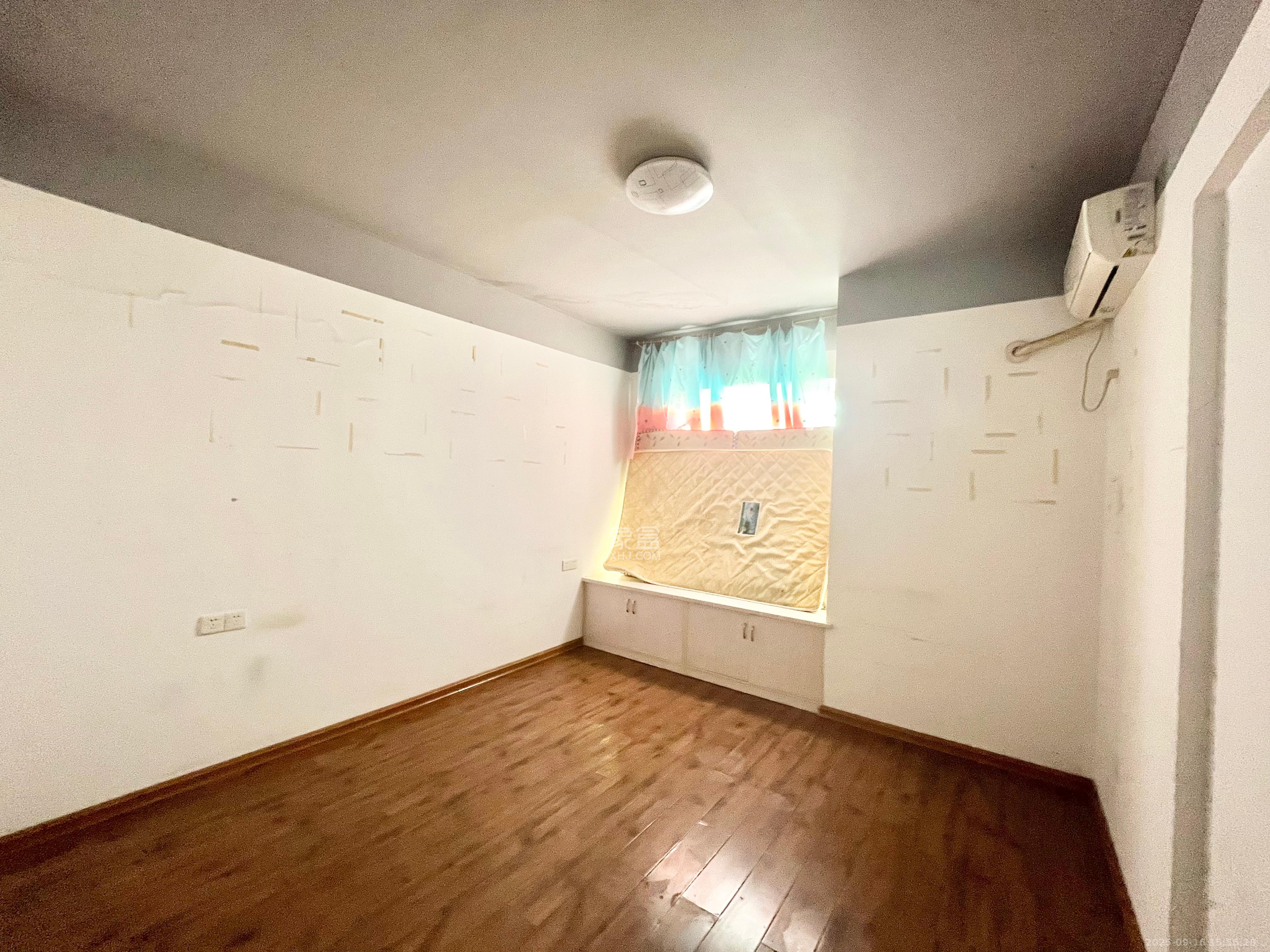 长城雅苑  3室2厅1卫    2200.0元/月室内图