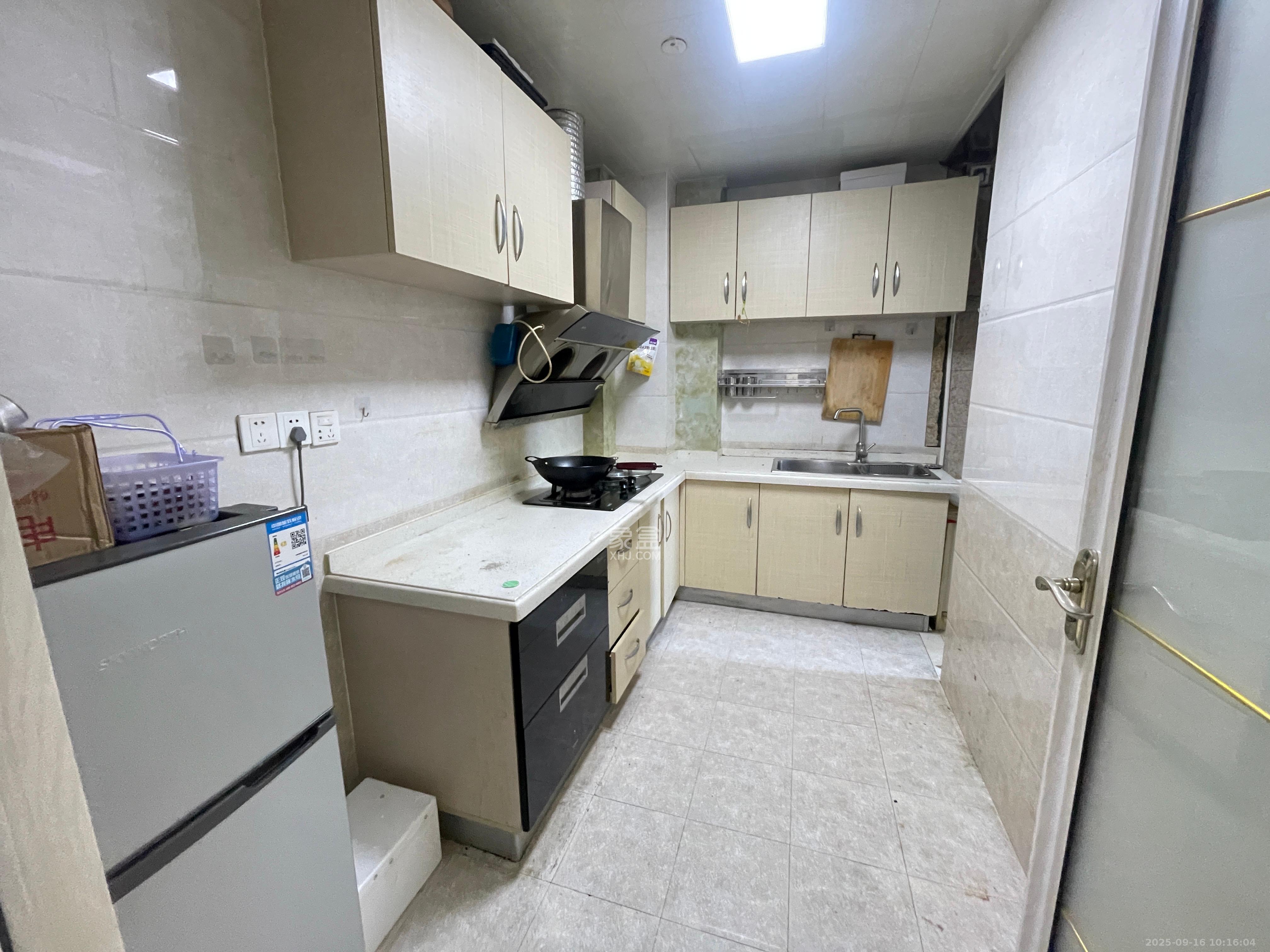 滨江一号（丰泰花园）  3室2厅1卫    2300.0元/月室内图