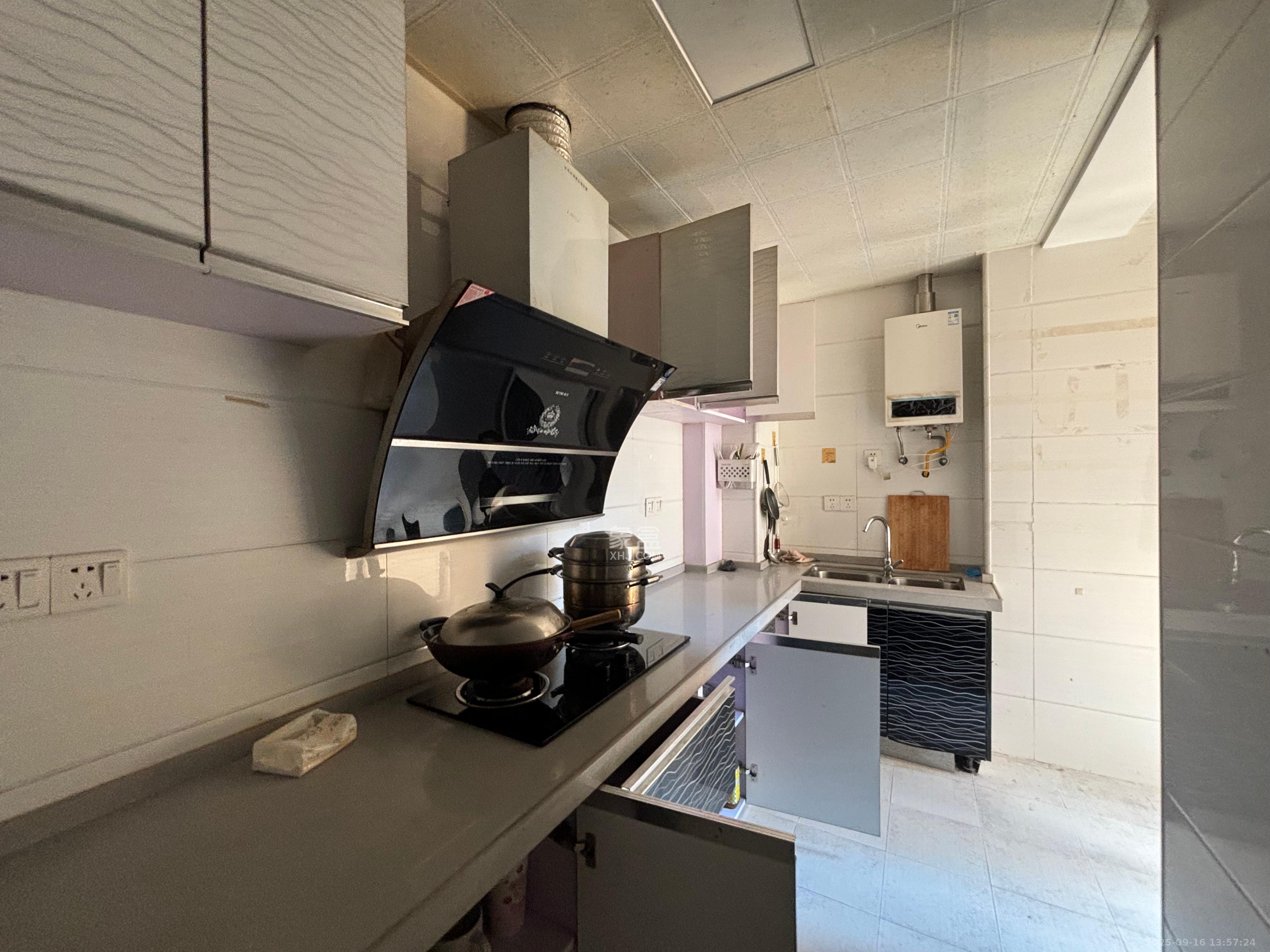 锦湘国际星城四期（金丽苑）  3室2厅2卫    2800.0元/月室内图