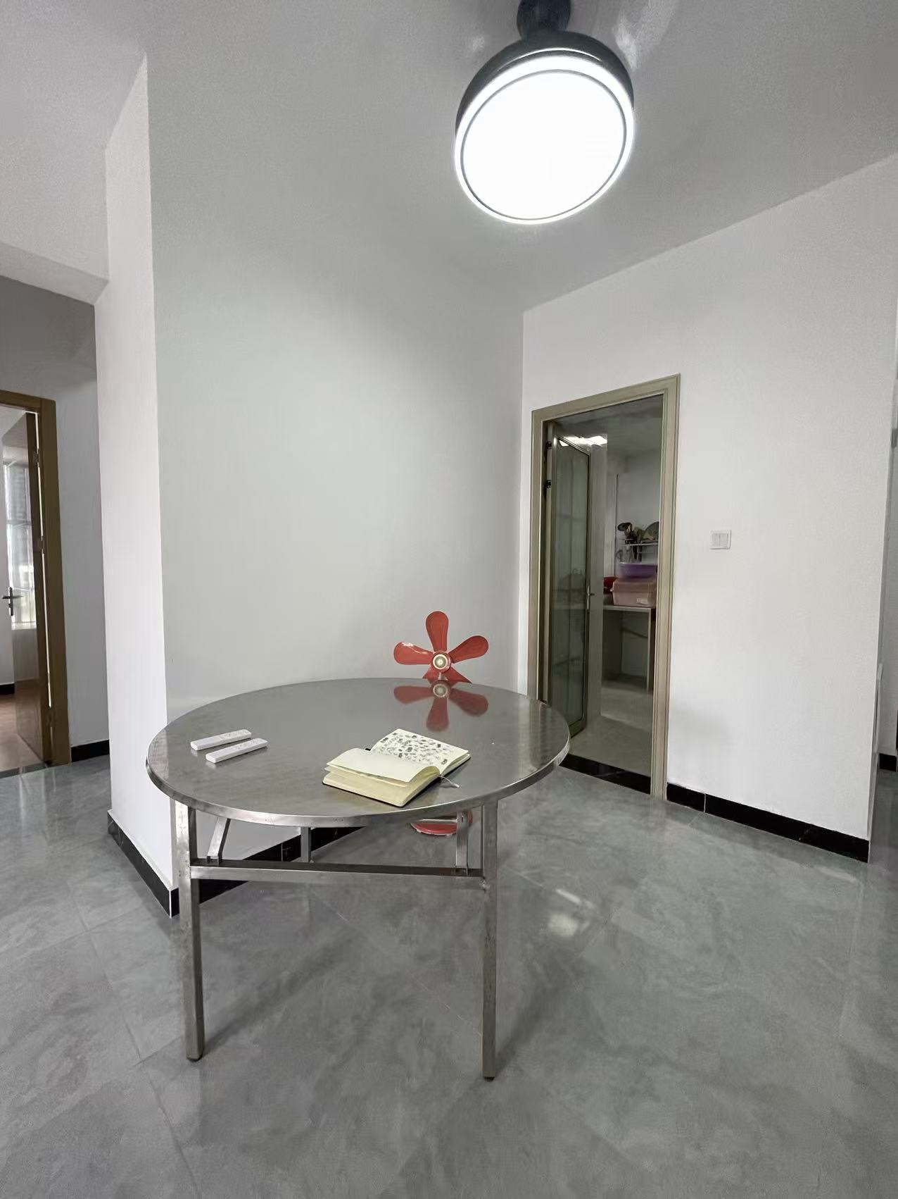 坡博家园四区 3室2厅1卫 2700.0元/月 坡博家园四区 3室2厅1卫 2700.0元/月室内图