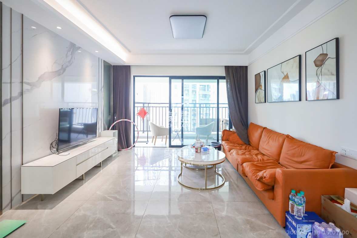 滨江府1913 4室2厅2卫 248.0万 滨江府1913 4室2厅2卫 248.0万客厅