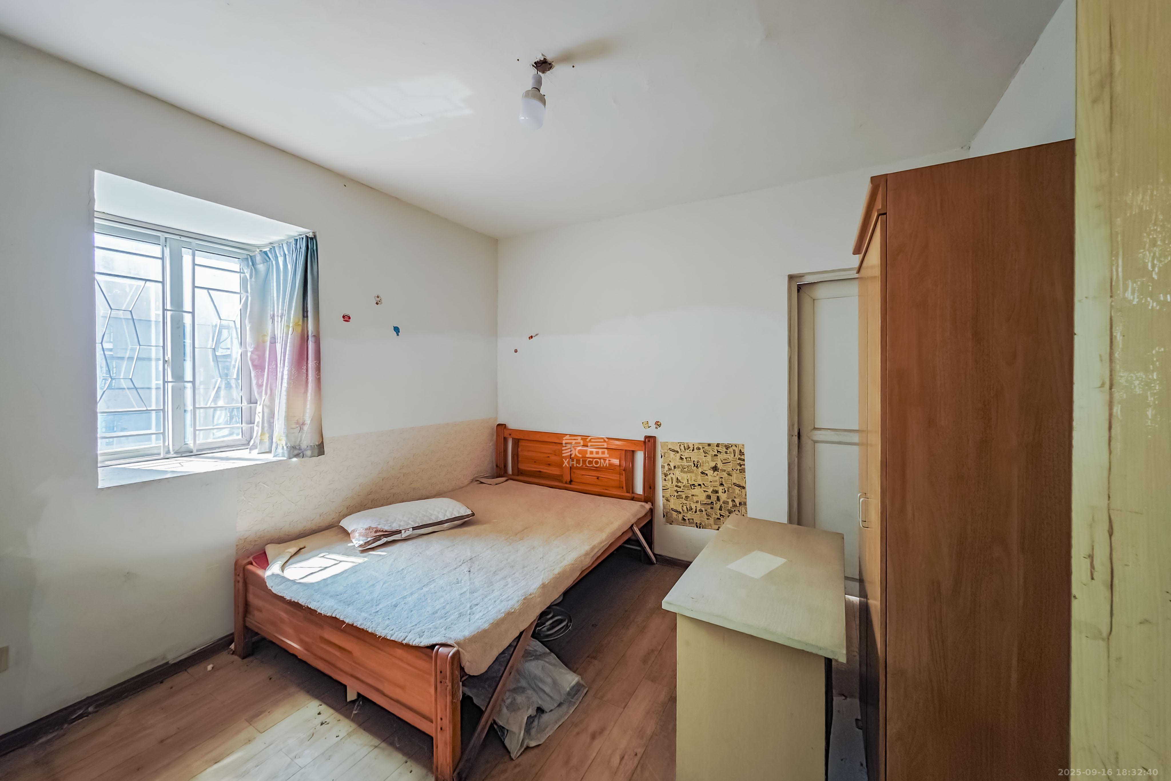 都市馨园  2室2厅1卫    59.8万卧室