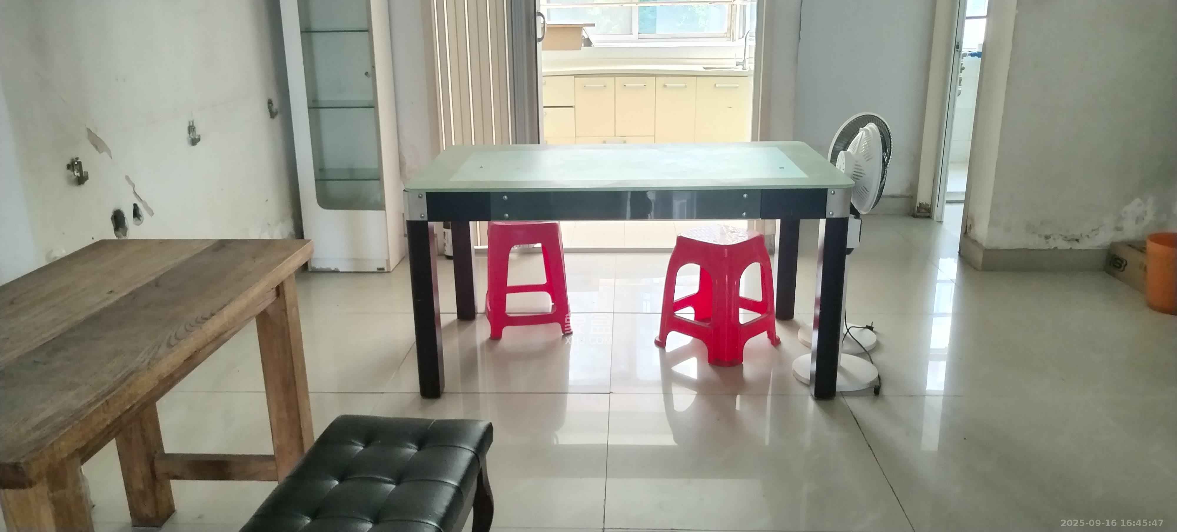 华银园  3室2厅2卫    3000.0元/月 华银园  3室2厅2卫    3000.0元/月室内图